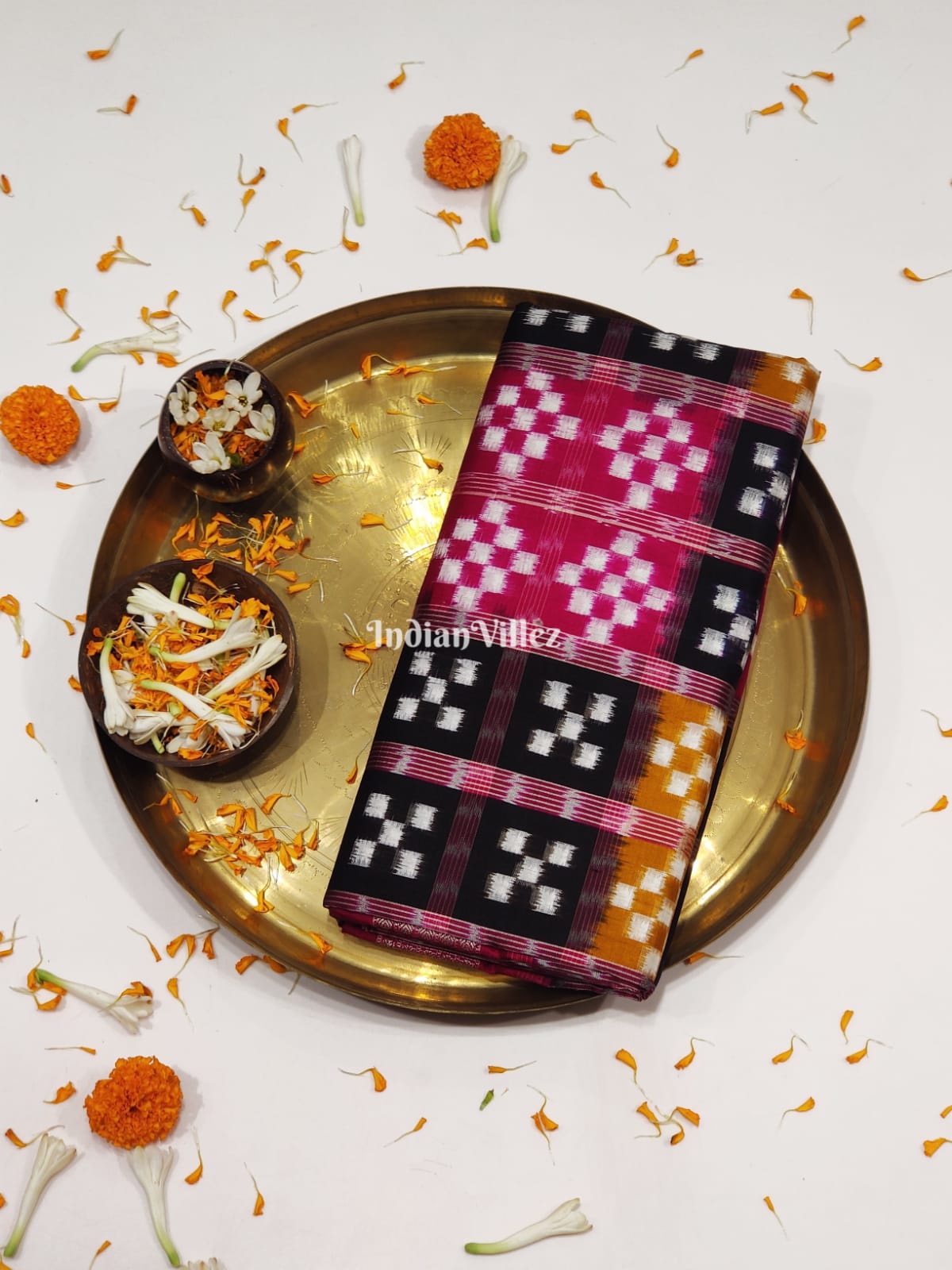 Multicoloured Body Pasapali Sambalpuri Ikat Silk Saree
