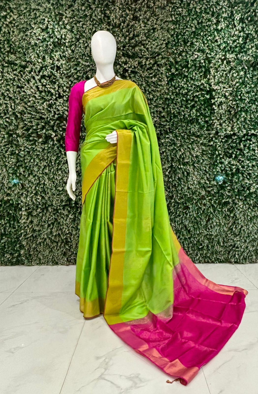 Parrot Green Pink South Handloom Kanjivaram Soft Silk Saree Parrot Green Pink South Handloom Kanjivaram Soft Silk Saree