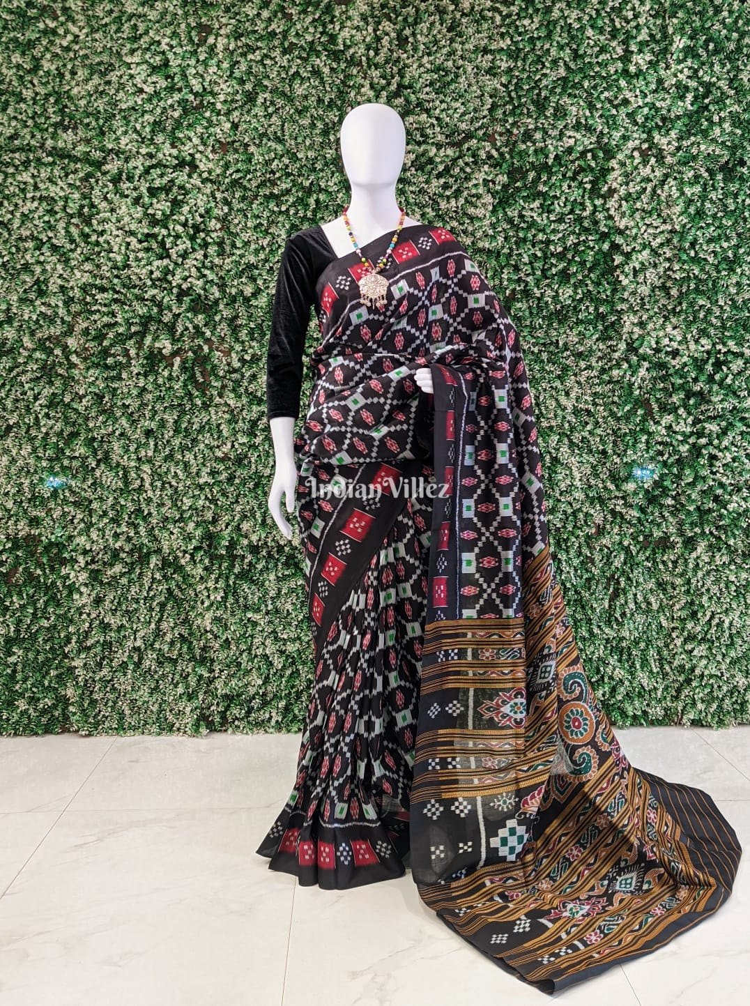 Black Small Pasapali Designer Contemporary Silk Saree