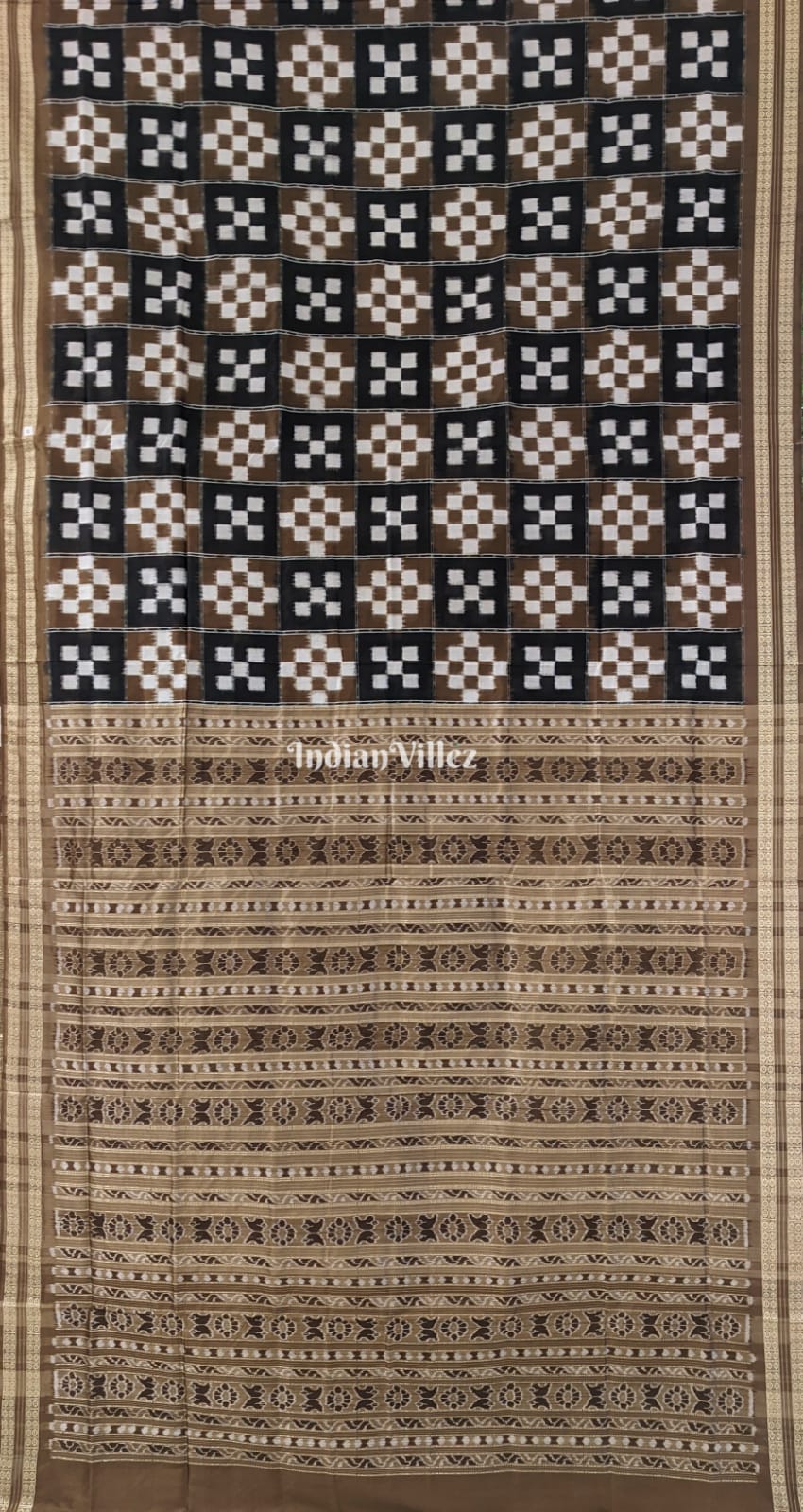 Black & White Pasapali Sambalpuri Ikat Silk Saree