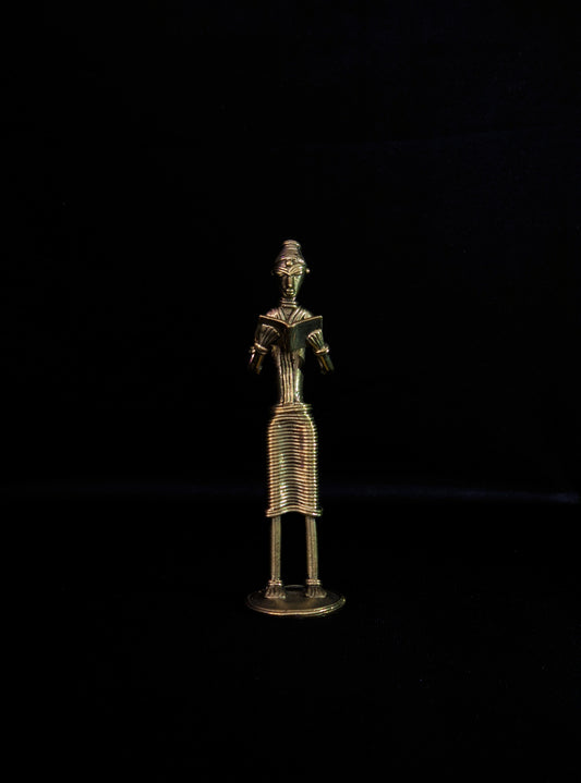 Dhokra - Standing reading