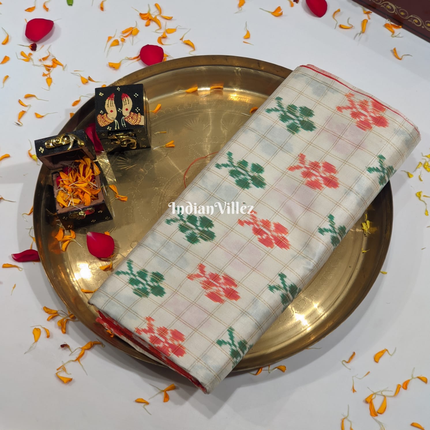 White Flower Design Pochampally Ikat Silk Saree