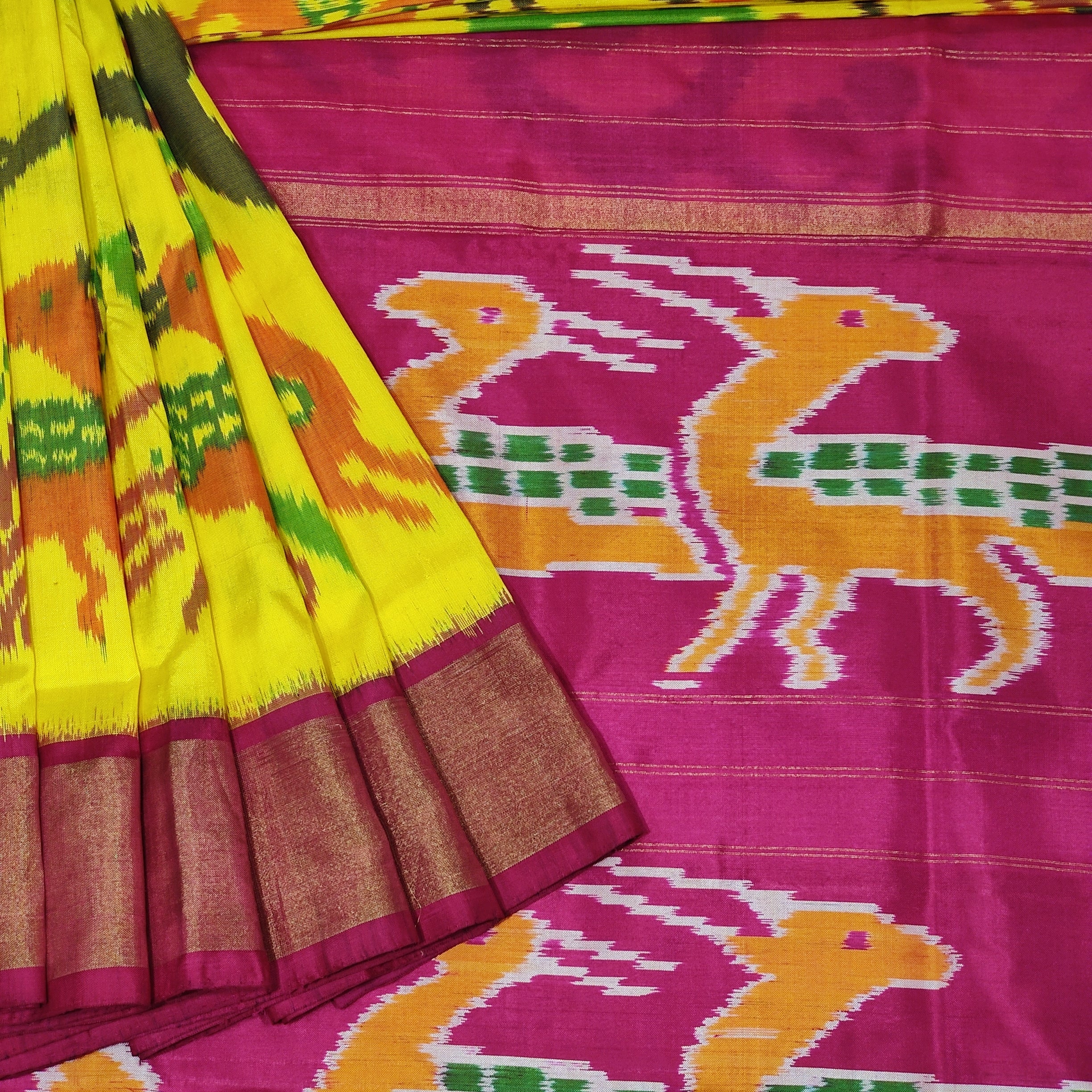 Red pure handllom pattu saree with weaving buti all over comes with Parrot  green pochampally border.