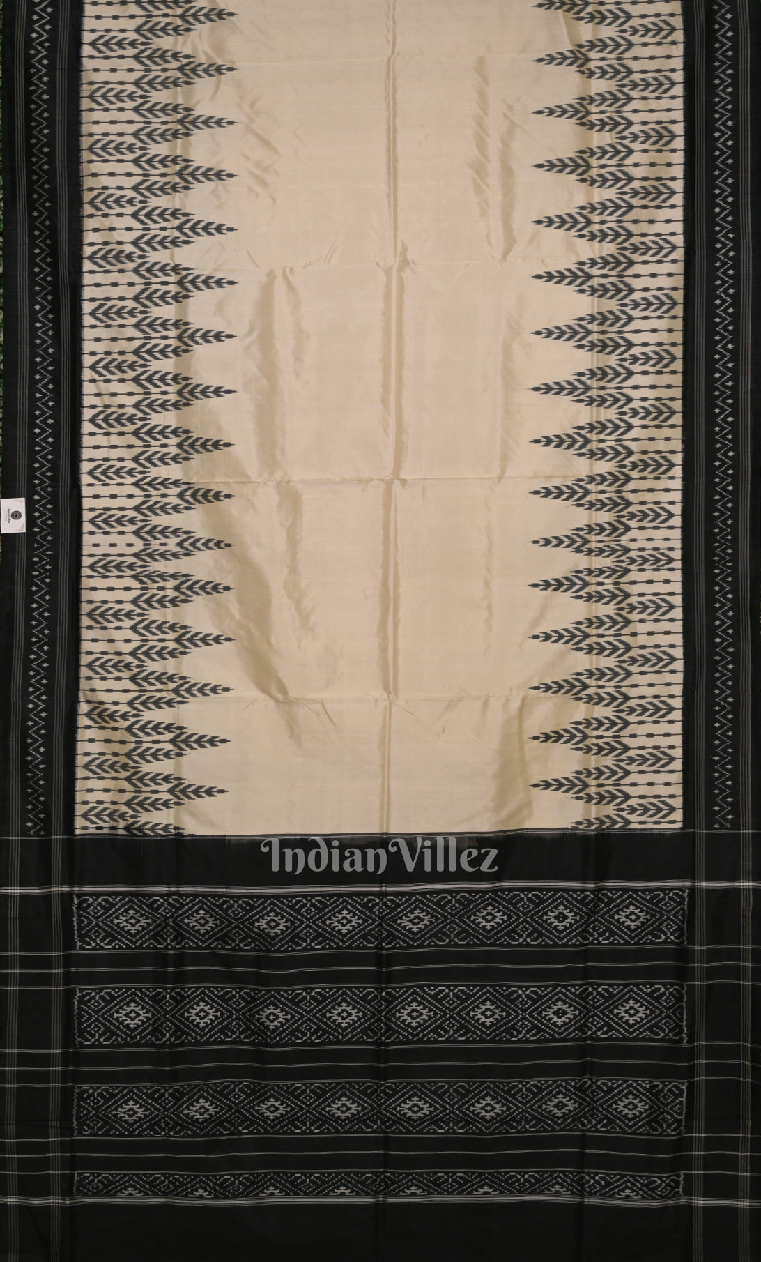 Metallic Cream Black Pochampally Ikat Silk Saree 