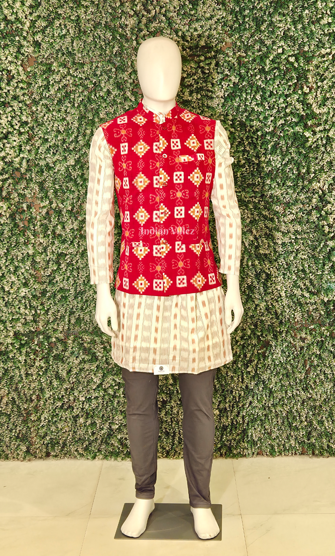 Red Pasapali Odisha Ikat Half Bandi Jacket for Men 