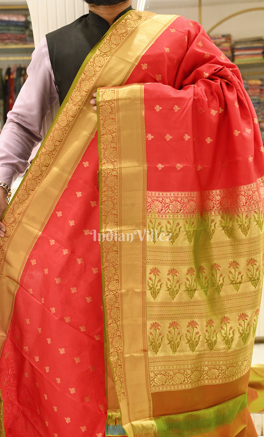 Red Mehendi Green Zari woven Pure Kanjivaram Silk Saree 