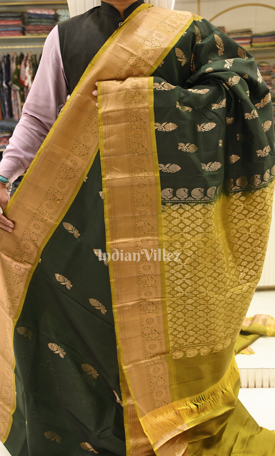 Bottle Green Zari woven Pure Kanjivaram Silk Saree