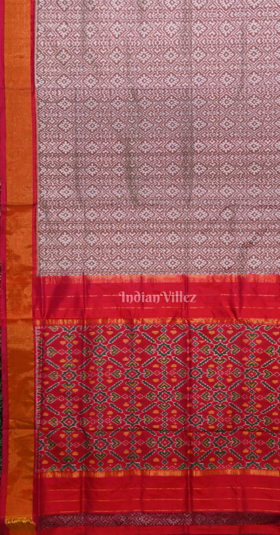 Pitch Red Pochampally Ikat Silk Saree 