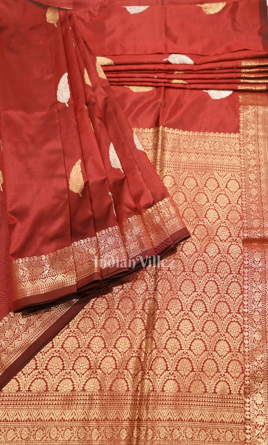   Exclusive Red Paisley Pure Katan Banarasi Silk Saree