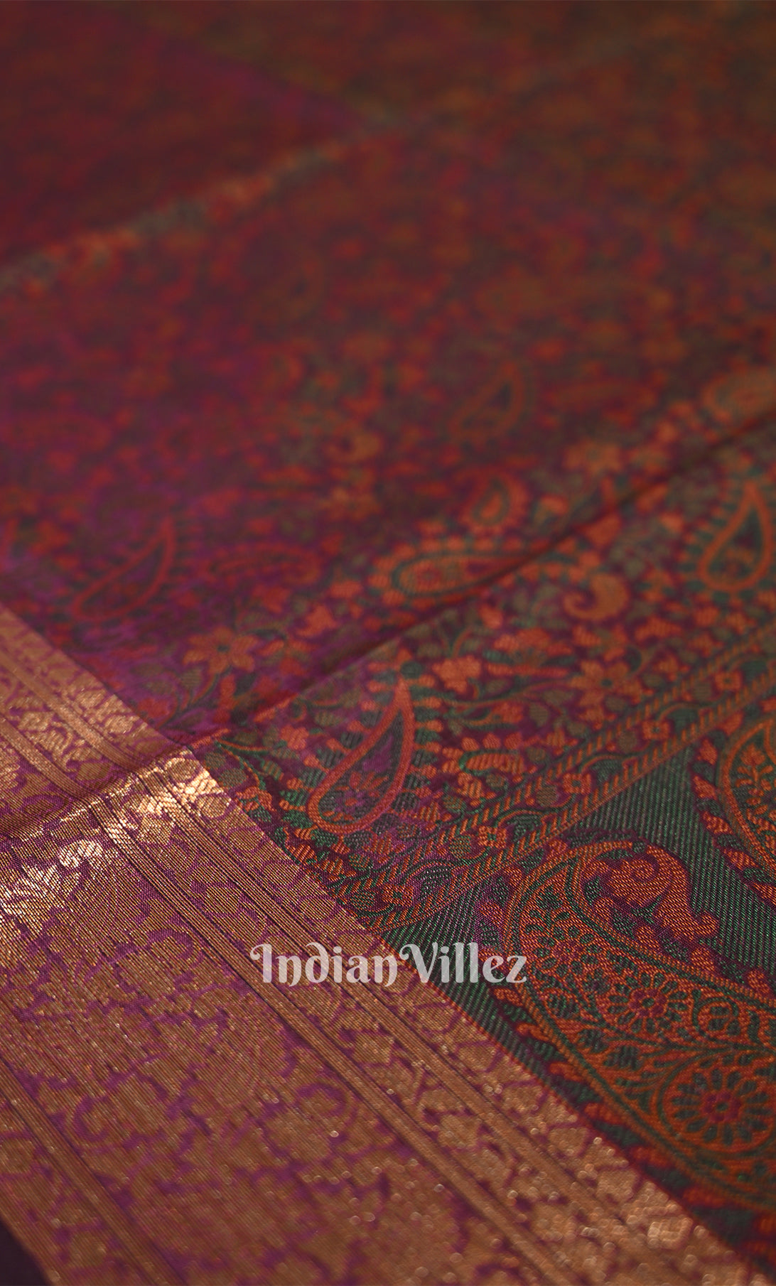 Plum Purple Dual Tone Tanchoi Silk Banrasi Saree 