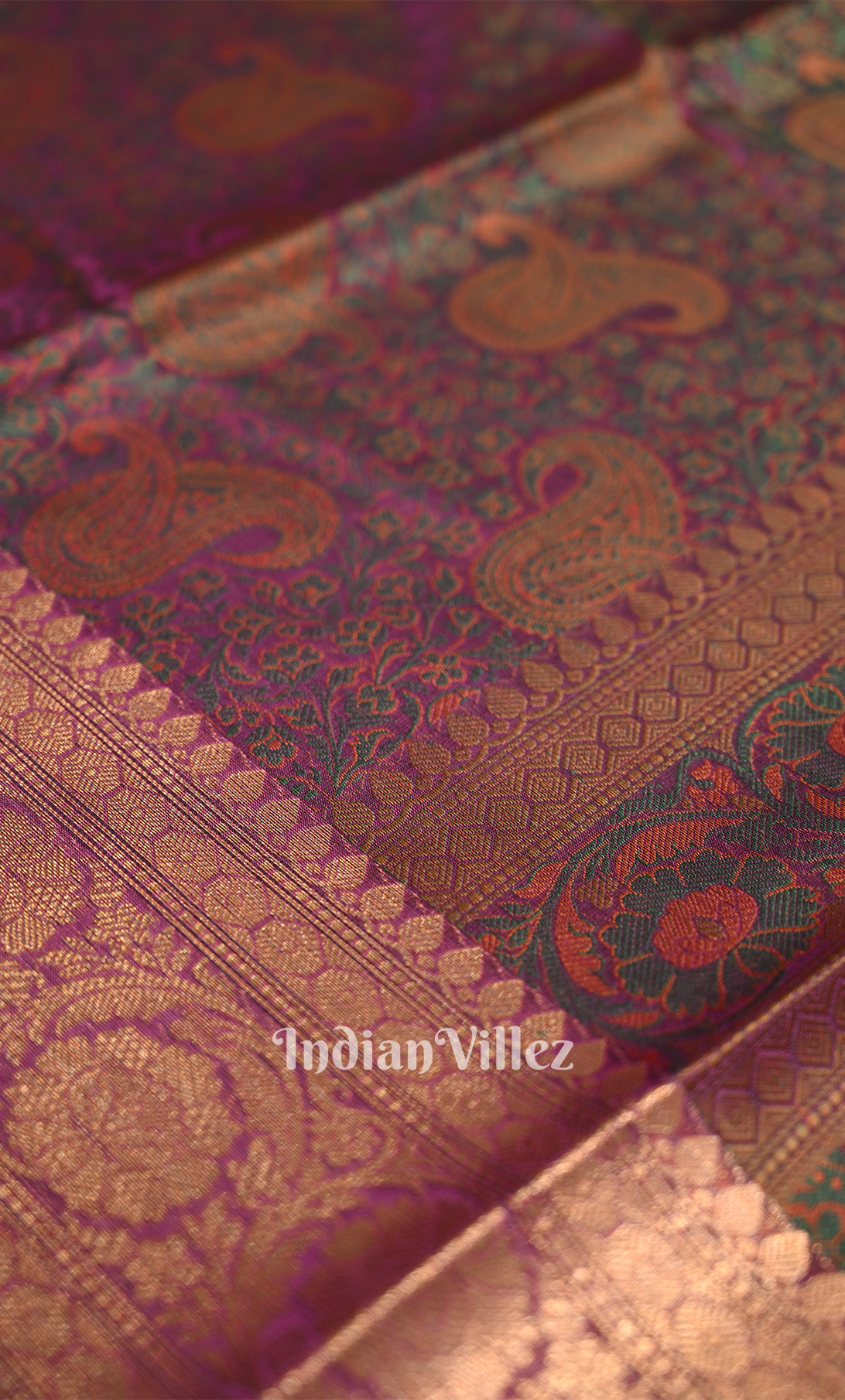 Purple Dual Tone Tanchoi Silk Banrasi Saree 