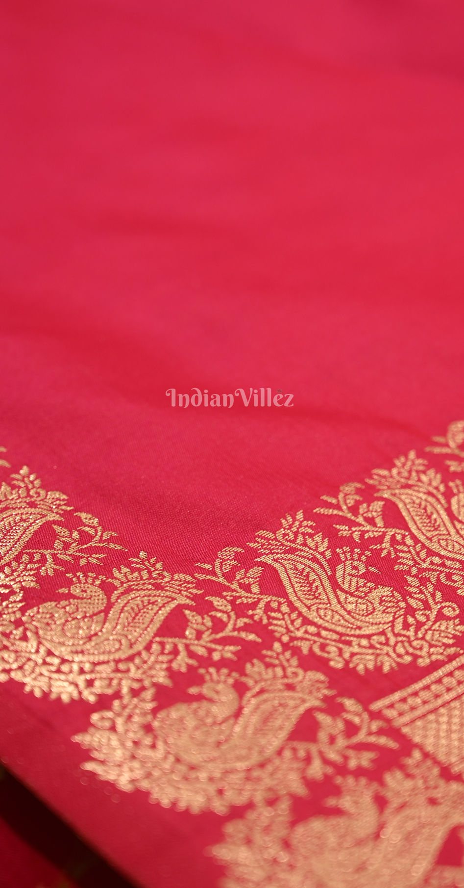 Red Peacock Design Pure Mashru Satin Silk Banarasi Saree 