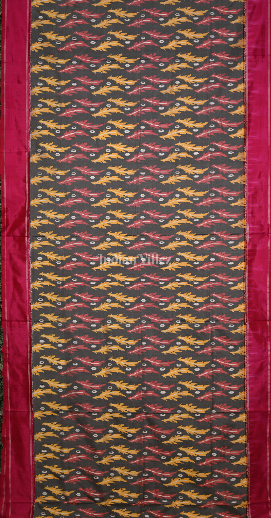 Grey Pink Pochampally Ikat Silk Saree 