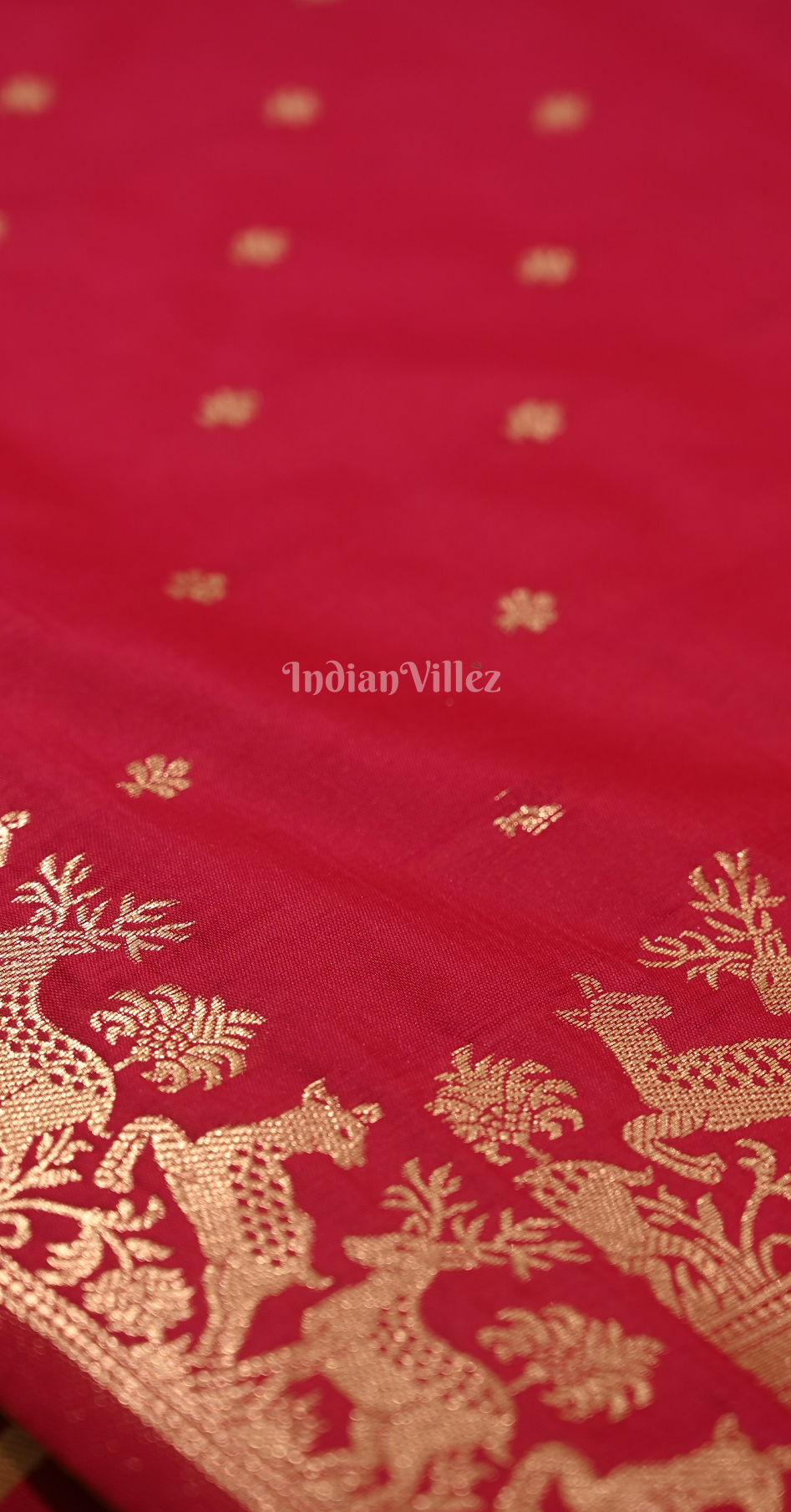 Exclusive Red Buti Design Pure Mashru Satin Silk Banarasi Saree