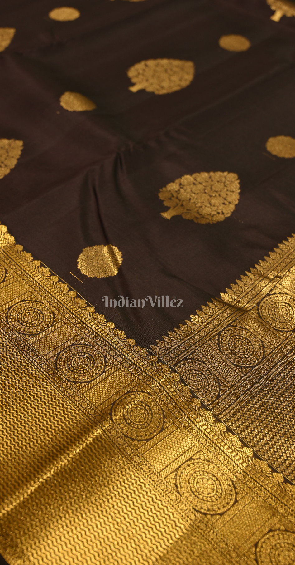  Exclusive Black Golden Leaf Design Brocade Pure Kanjivaram Silk Saree