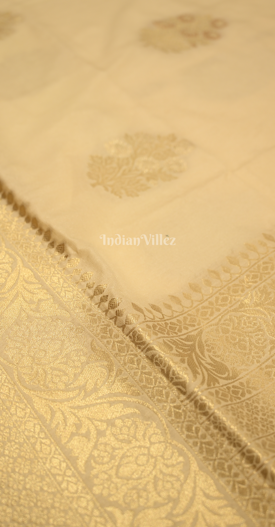 Off White Pure Khaddi Gergette Baarasi with Nylon Weaving Saree