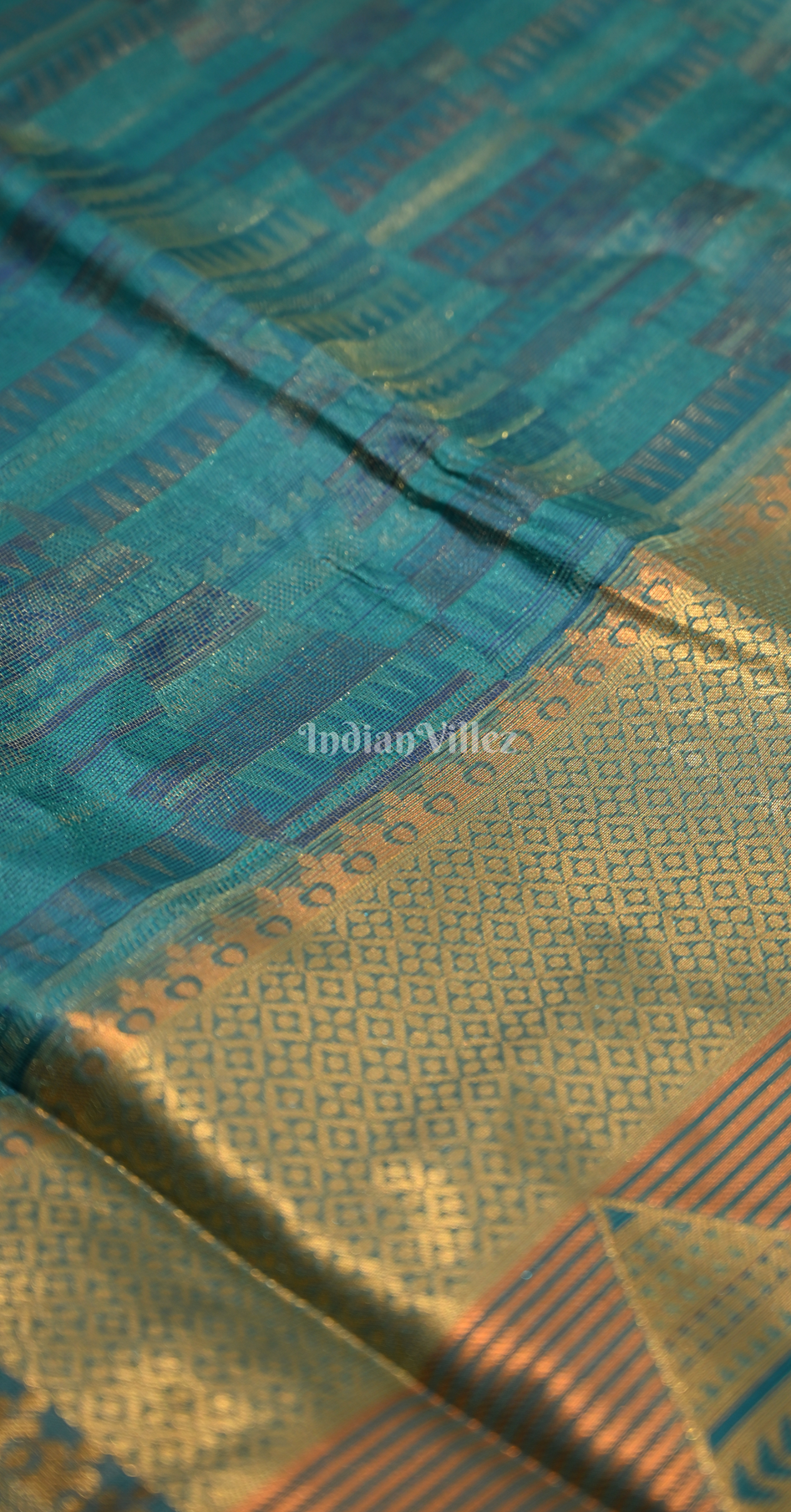 Peacock  Blue Handloom Two Tone Organza Weaving Banarasi Saree