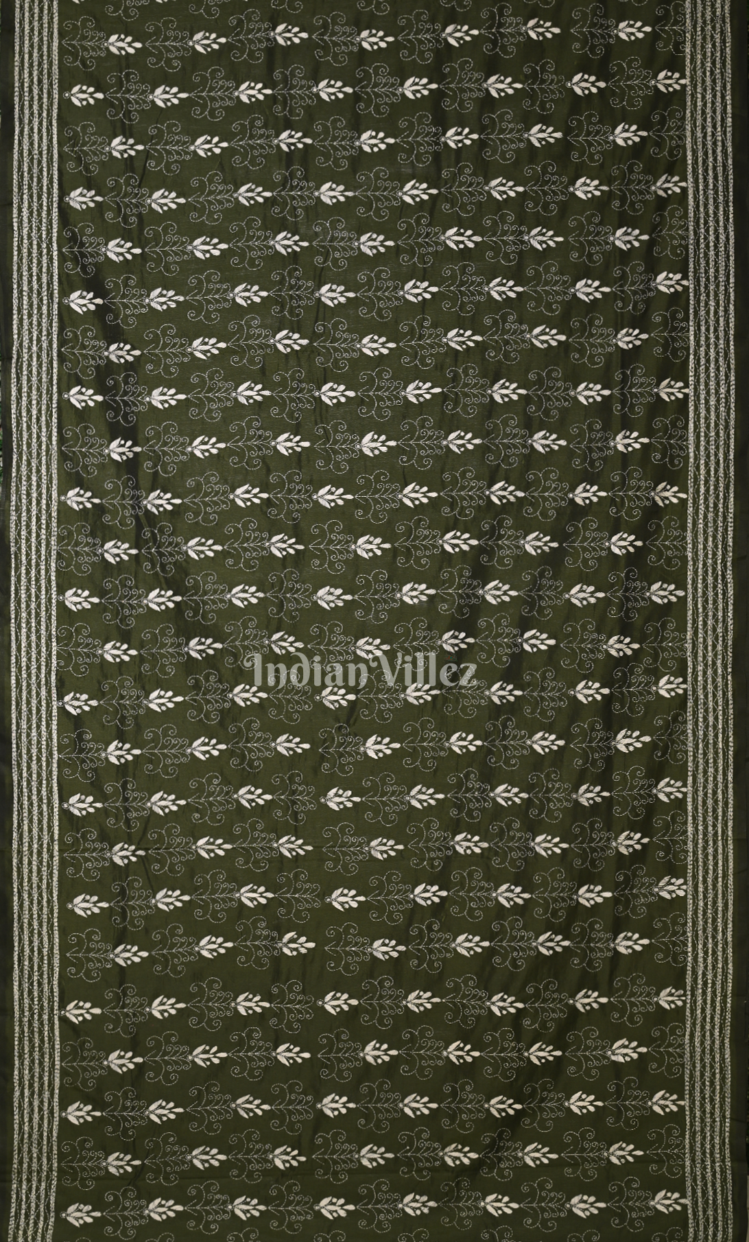 Dark Green Flower Motif Handwoven Kantha Stitch Silk Saree 