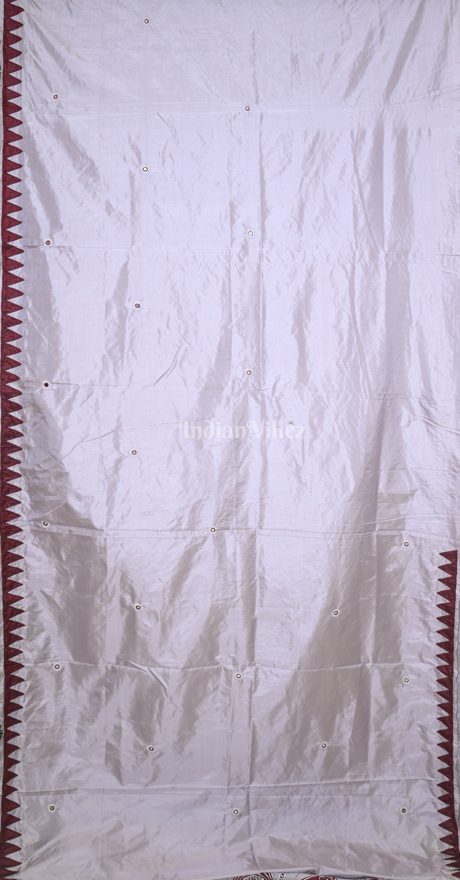 White Maroon Konark Chakra Hand Embroidered Applique Work Saree