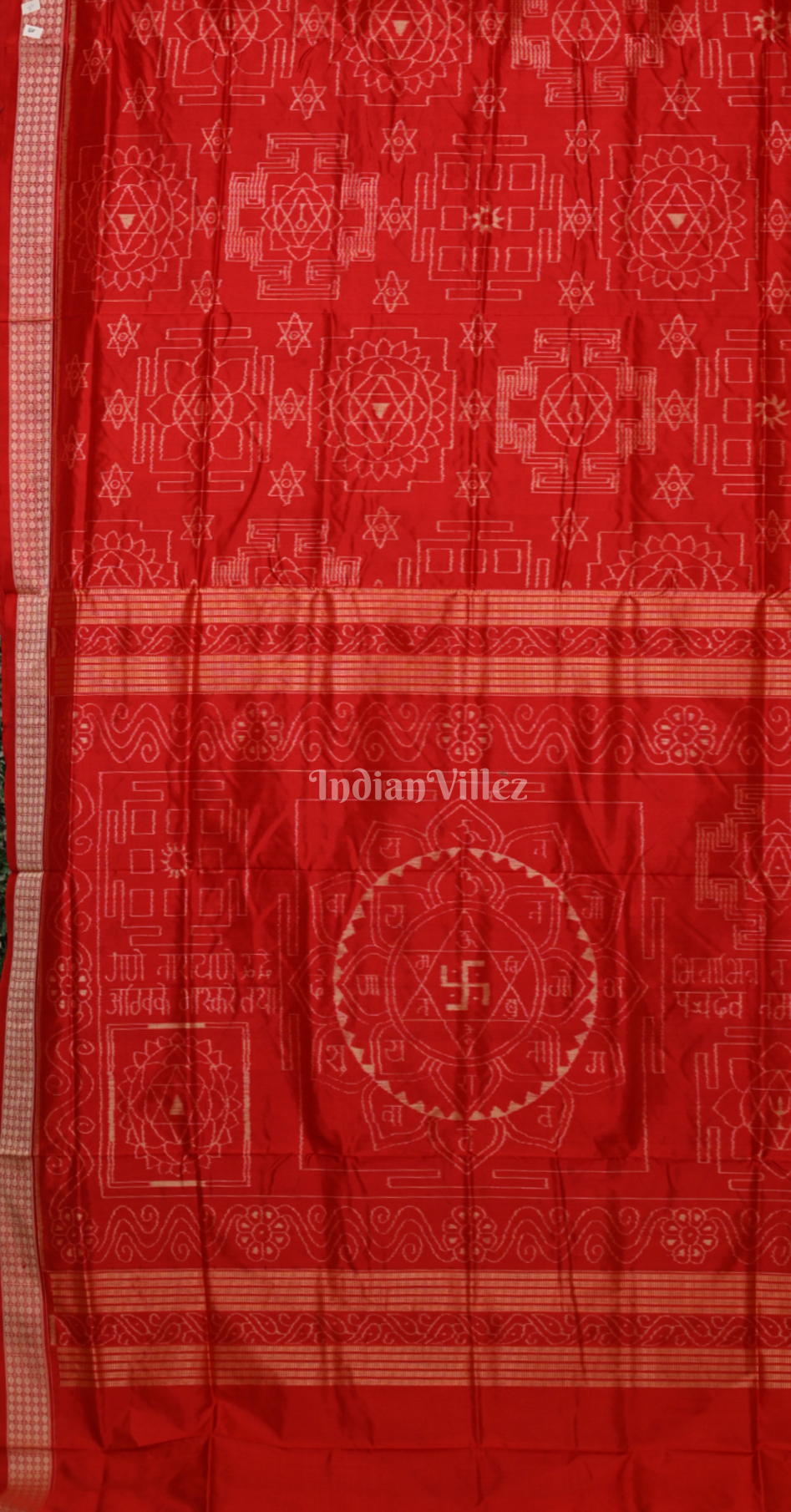 Exclusive Red Divine Yantra Elegance Odisha Ikat Sambalpuri Silk Saree 