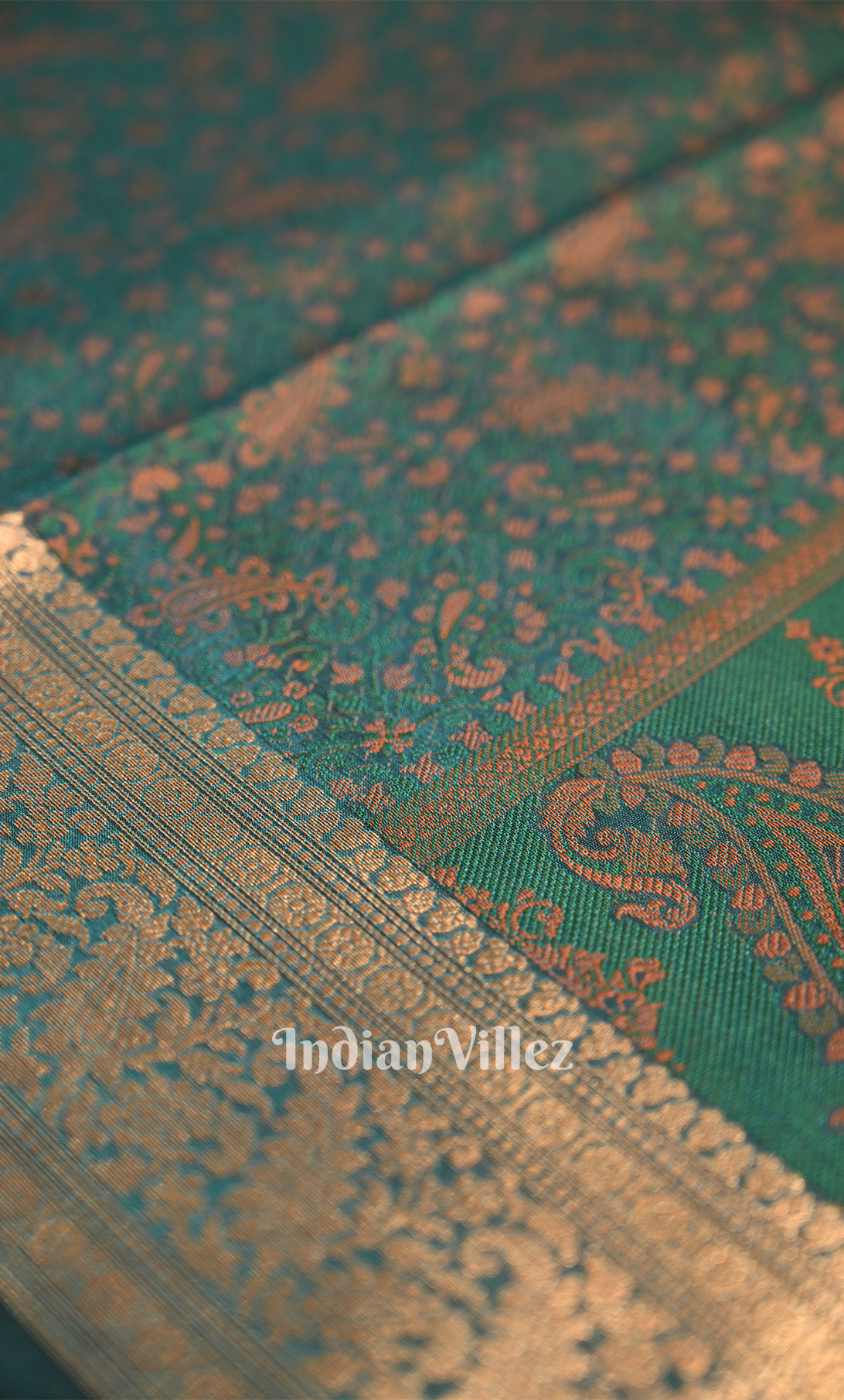 Rama Green Dual Tone Tanchoi Silk Banrasi Saree