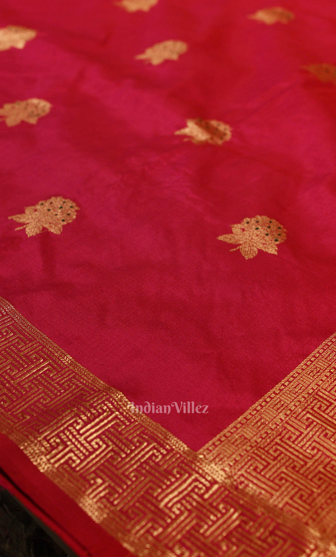 Exclusive Bridal Red Pure Katan Silk Banarasi Saree 