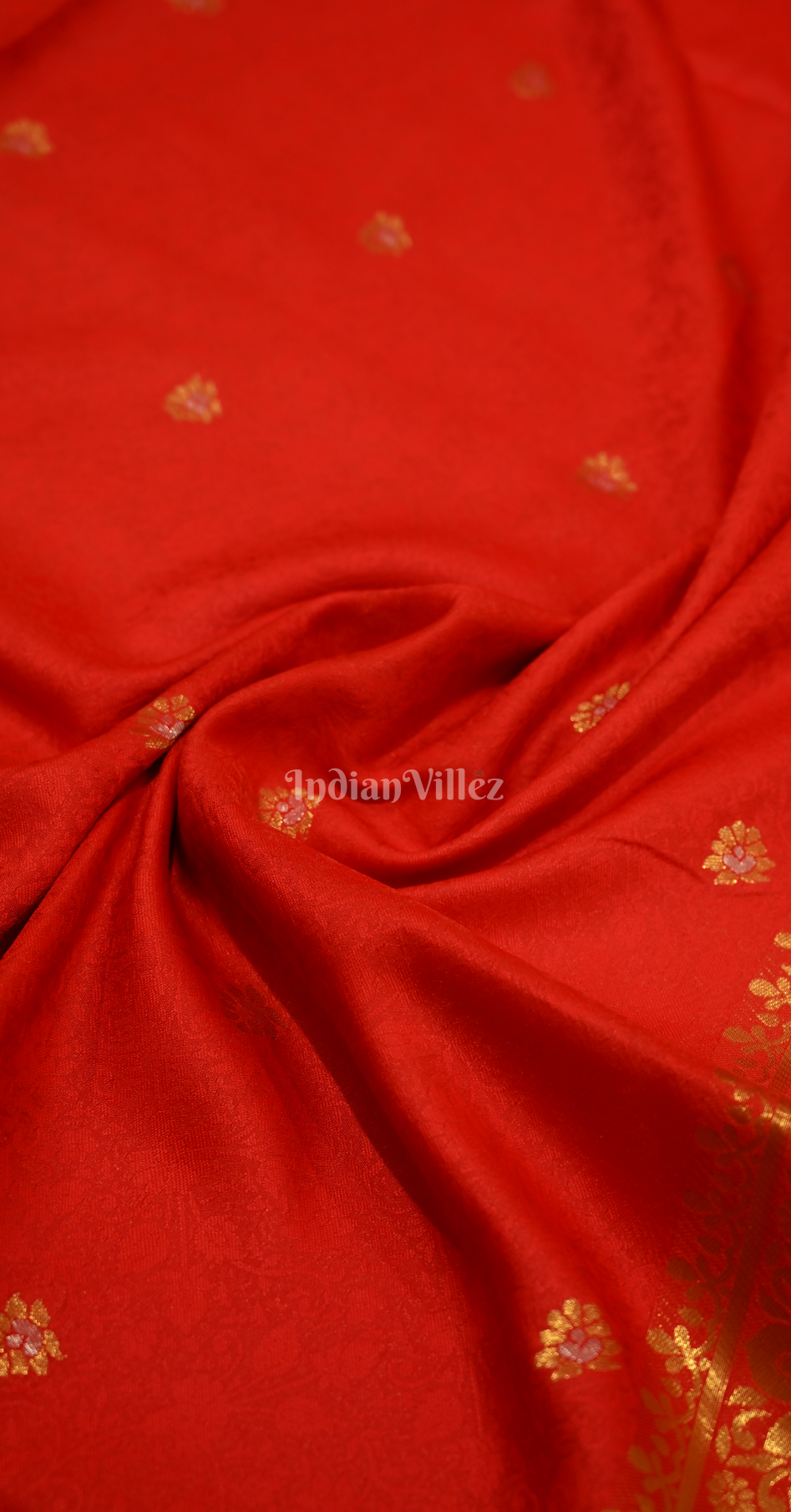 Exclusive Red Pure Katan Silk Banarasi Saree 