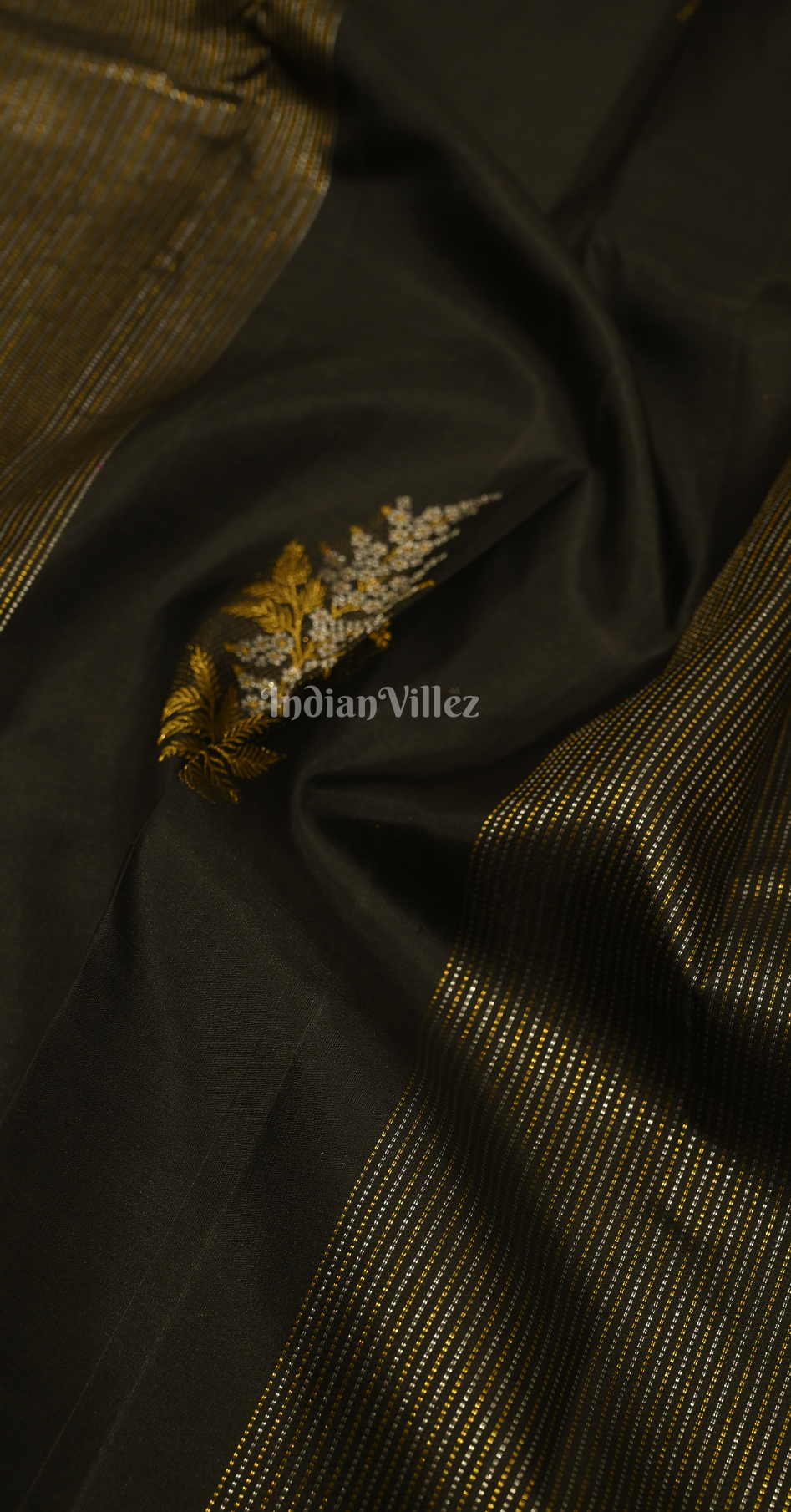 Exclusive Black Red Floral Brocade Pure Kanjivaram Silk Saree 