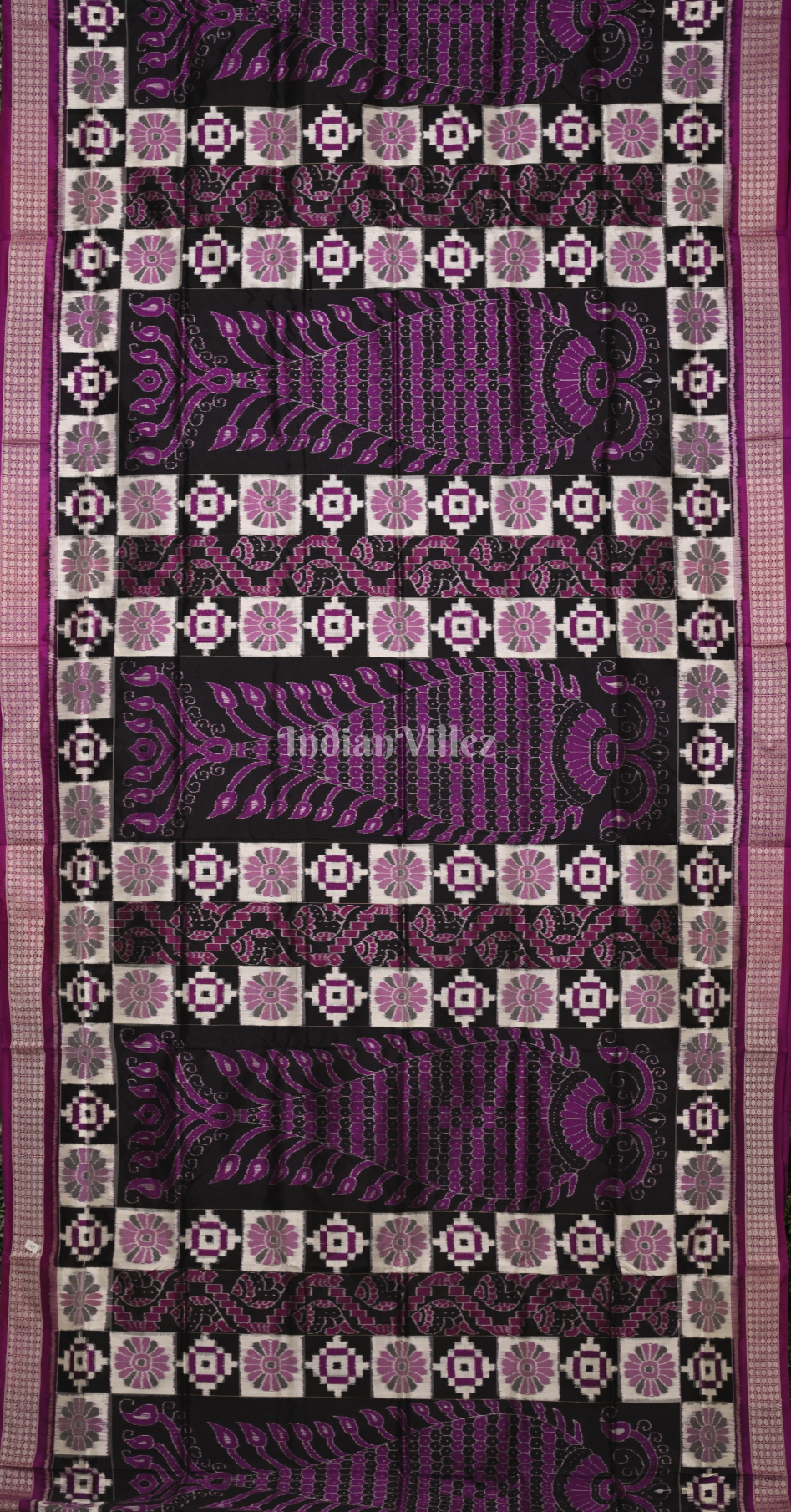 Purple Black Pasapali with Fish Motif Odisha Ikat Sambalpuri Silk Saree 