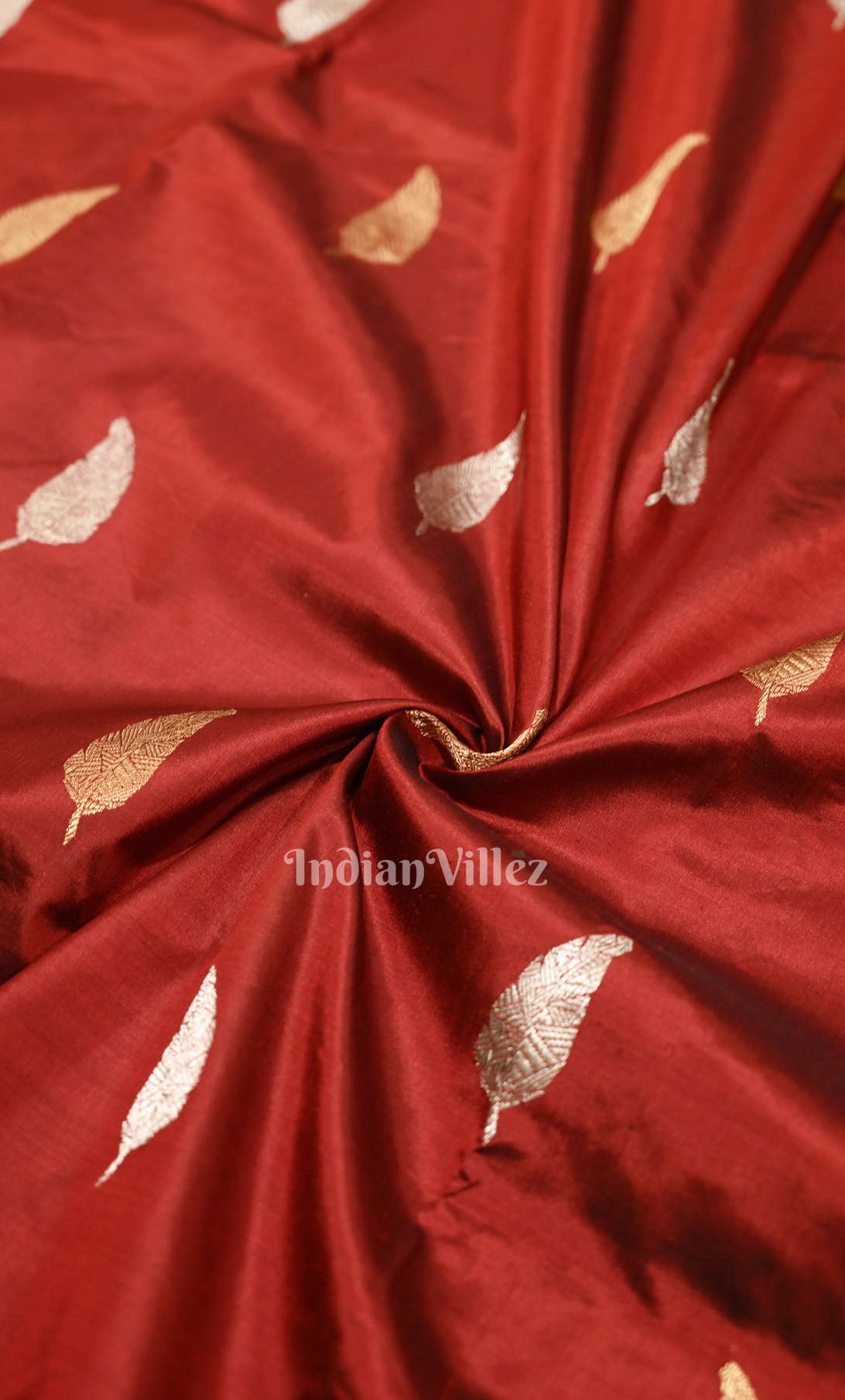   Exclusive Red Paisley Pure Katan Banarasi Silk Saree