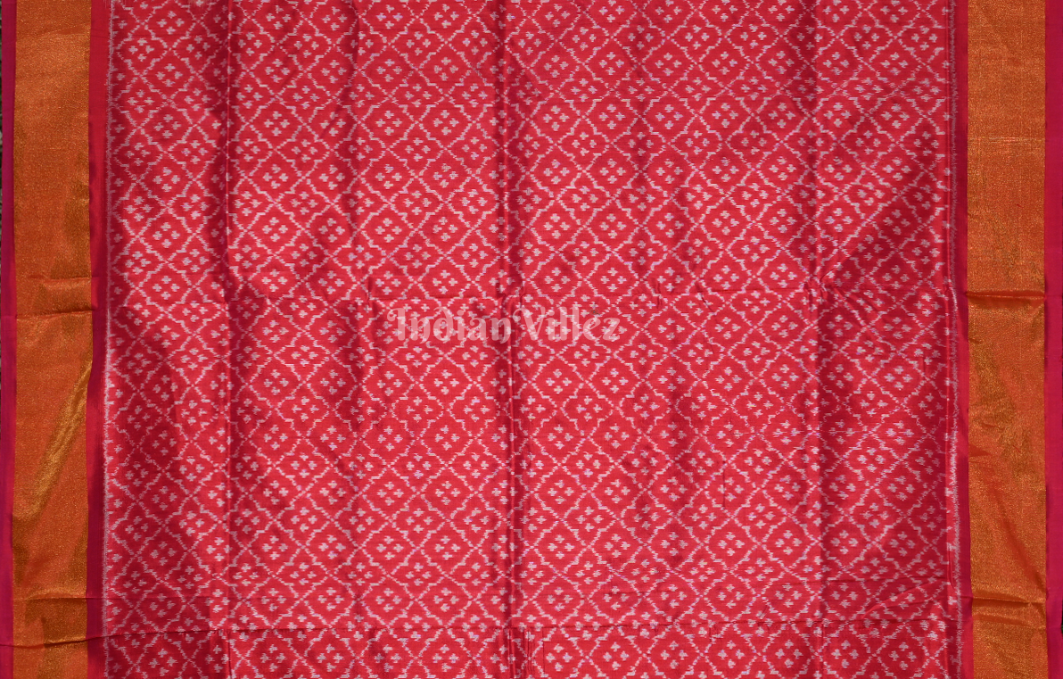 Pitch Red Pochampally Ikat Silk Saree 