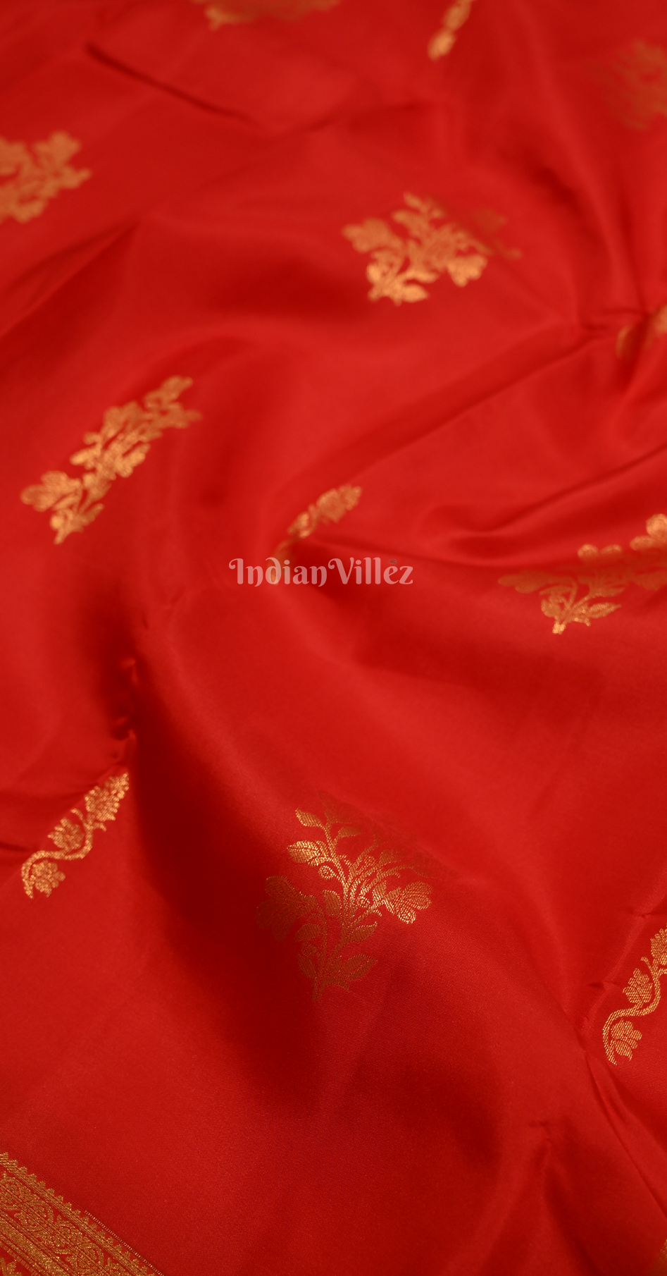 Exclusive Red Butta Brocade Pure Kanjivaram Silk Saree 