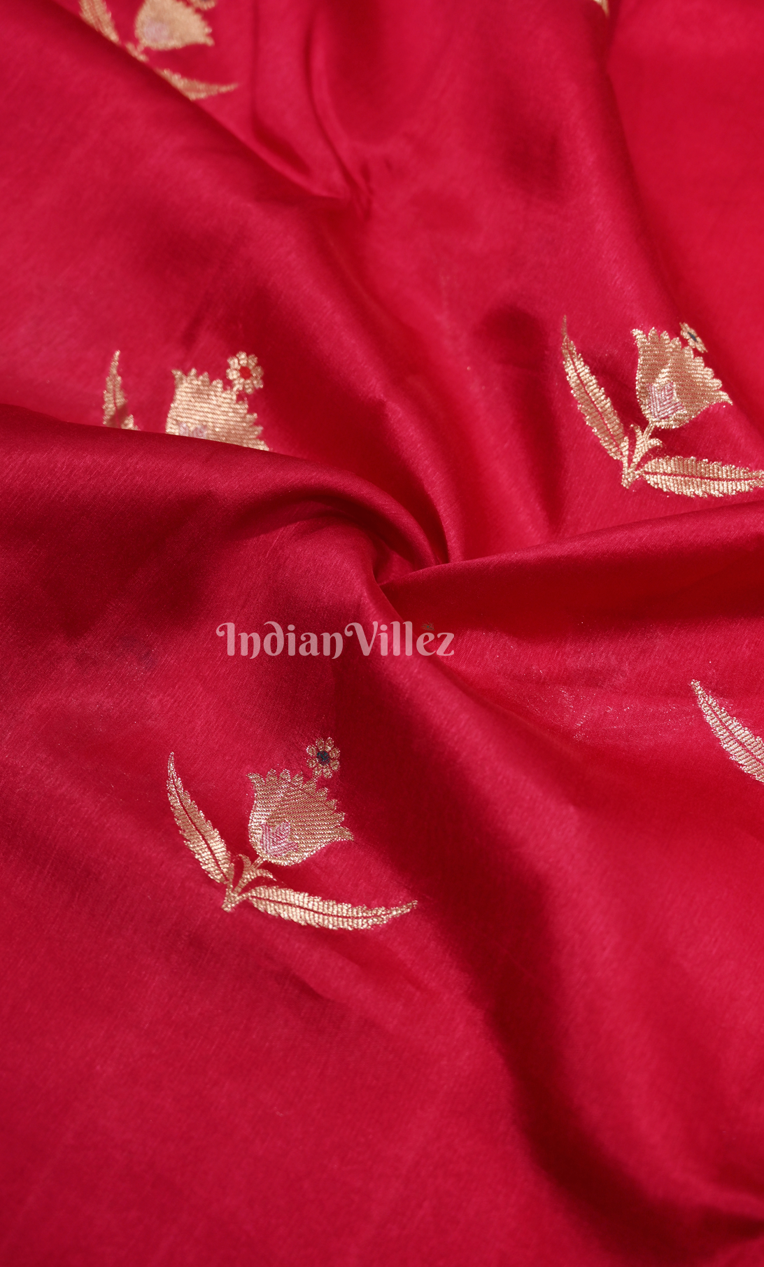 Exclusive Rani Pink Pure Chiniya Silk Banarasi Saree with Meenakari Weaving