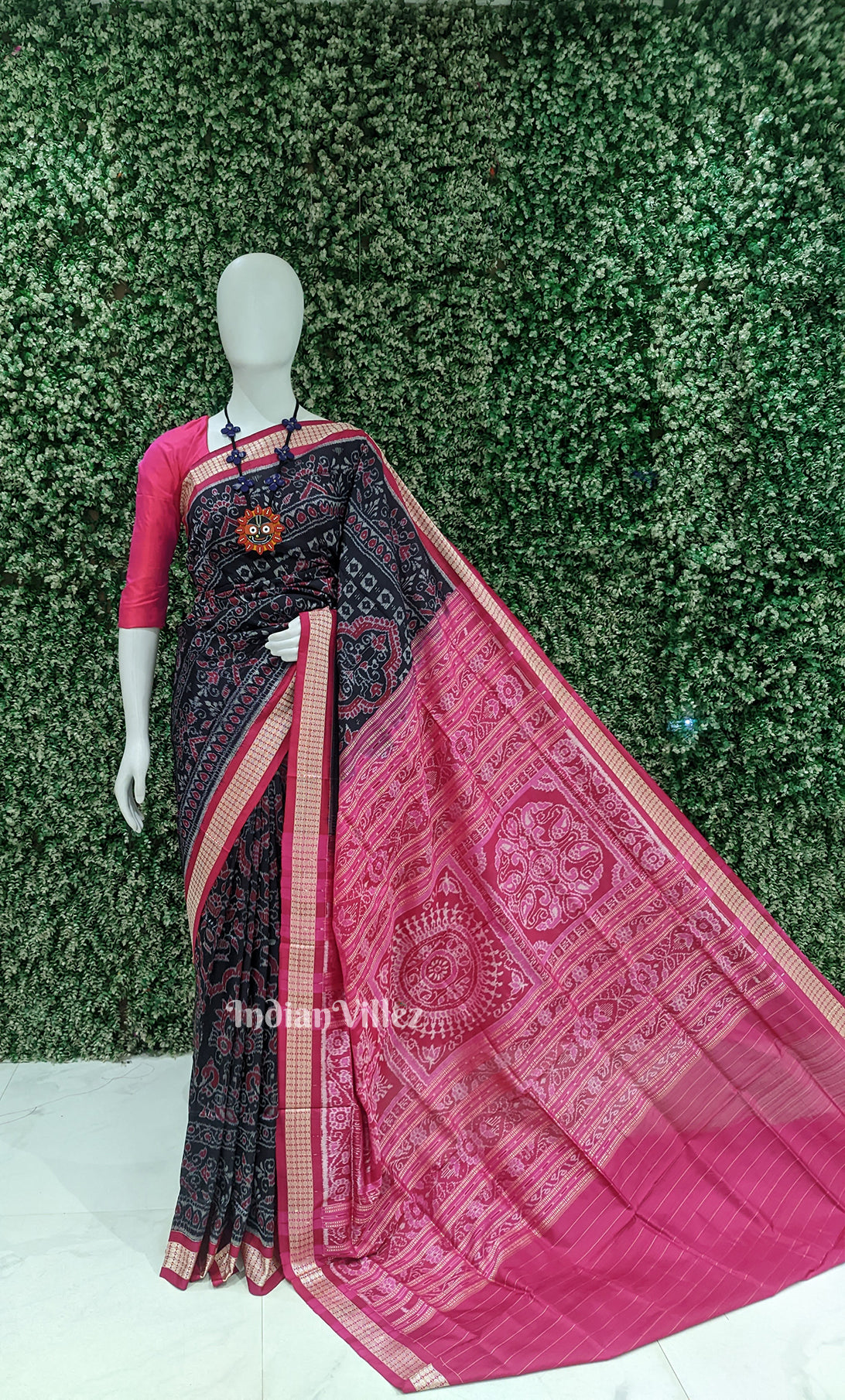Black Pink Jhoti Motif Odisha Ikat Sambalpuri Silk Saree