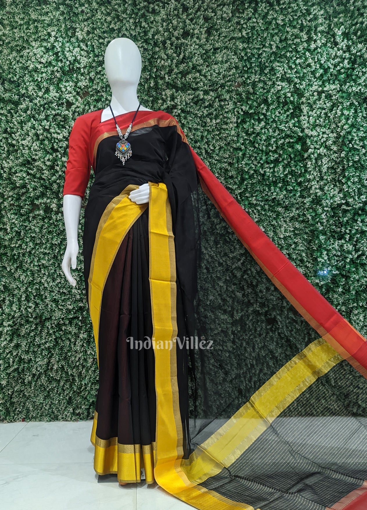 Black Pure Silk Cotton Maheswari Saree With Zari Border