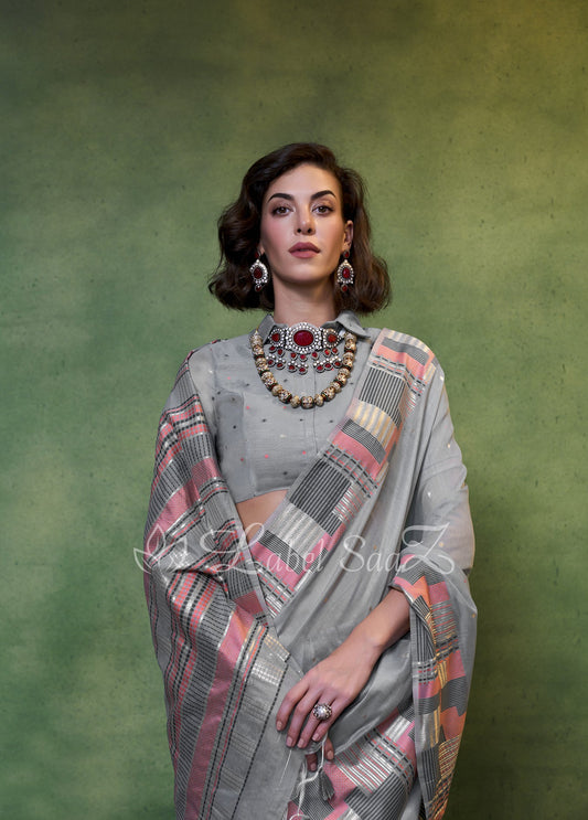 Grey Spun Handloom Weaving Silk Saree 