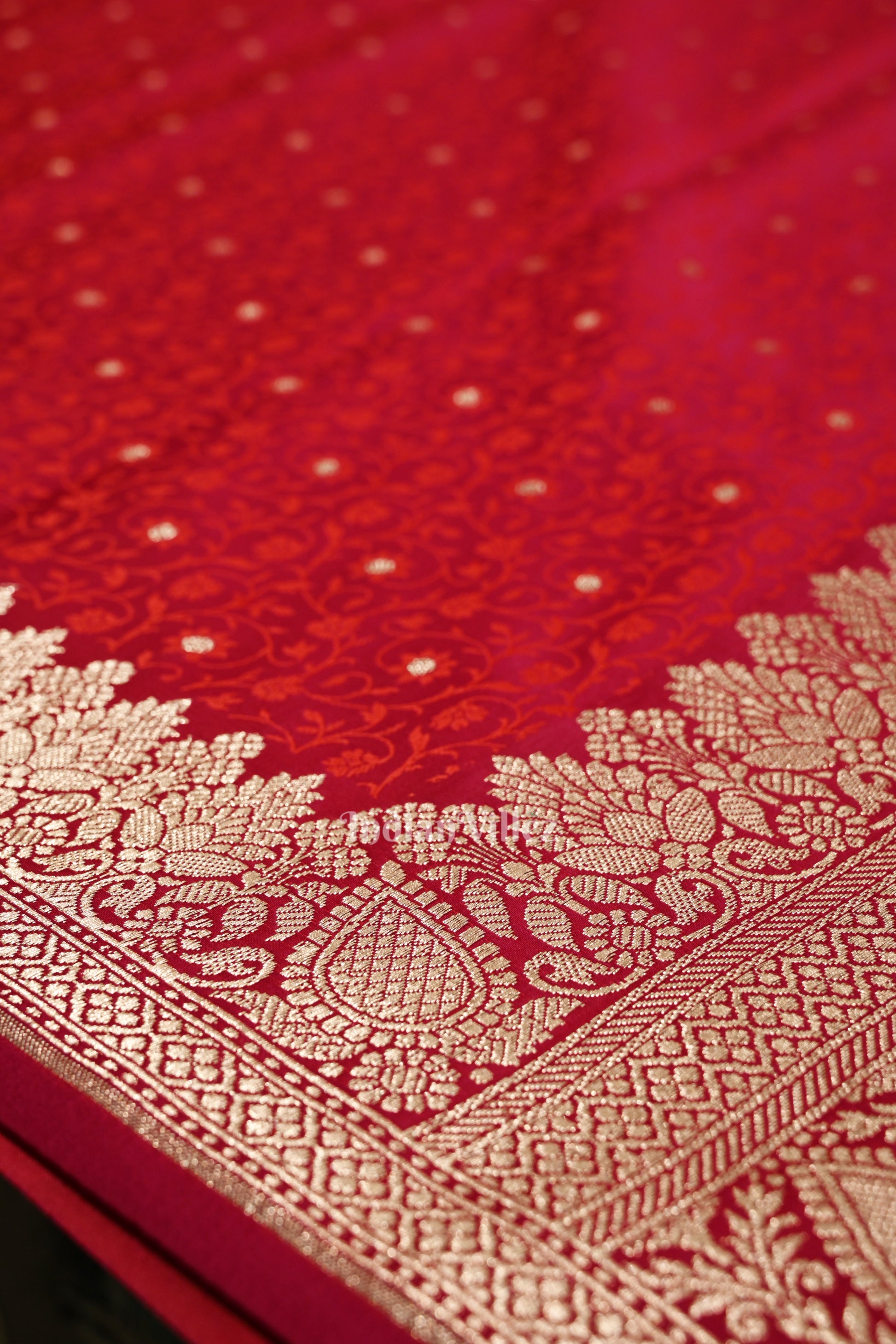 Exclusive Dual Tone Rani Pink  Meenakari Mashru Satin Silk Banarasi Saree 