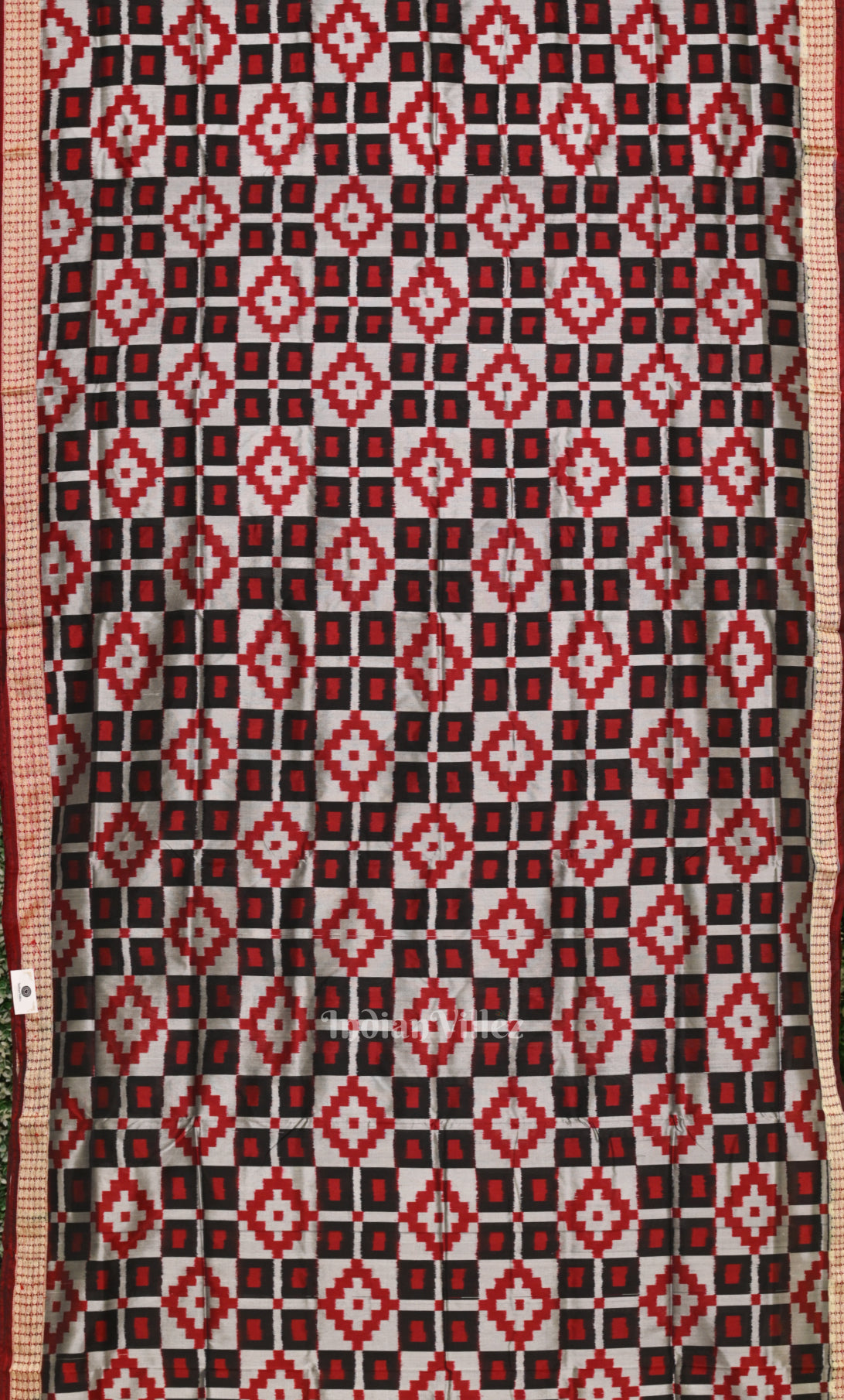White Red Pasapali Odisha Ikat Sambalpuri Silk Saree