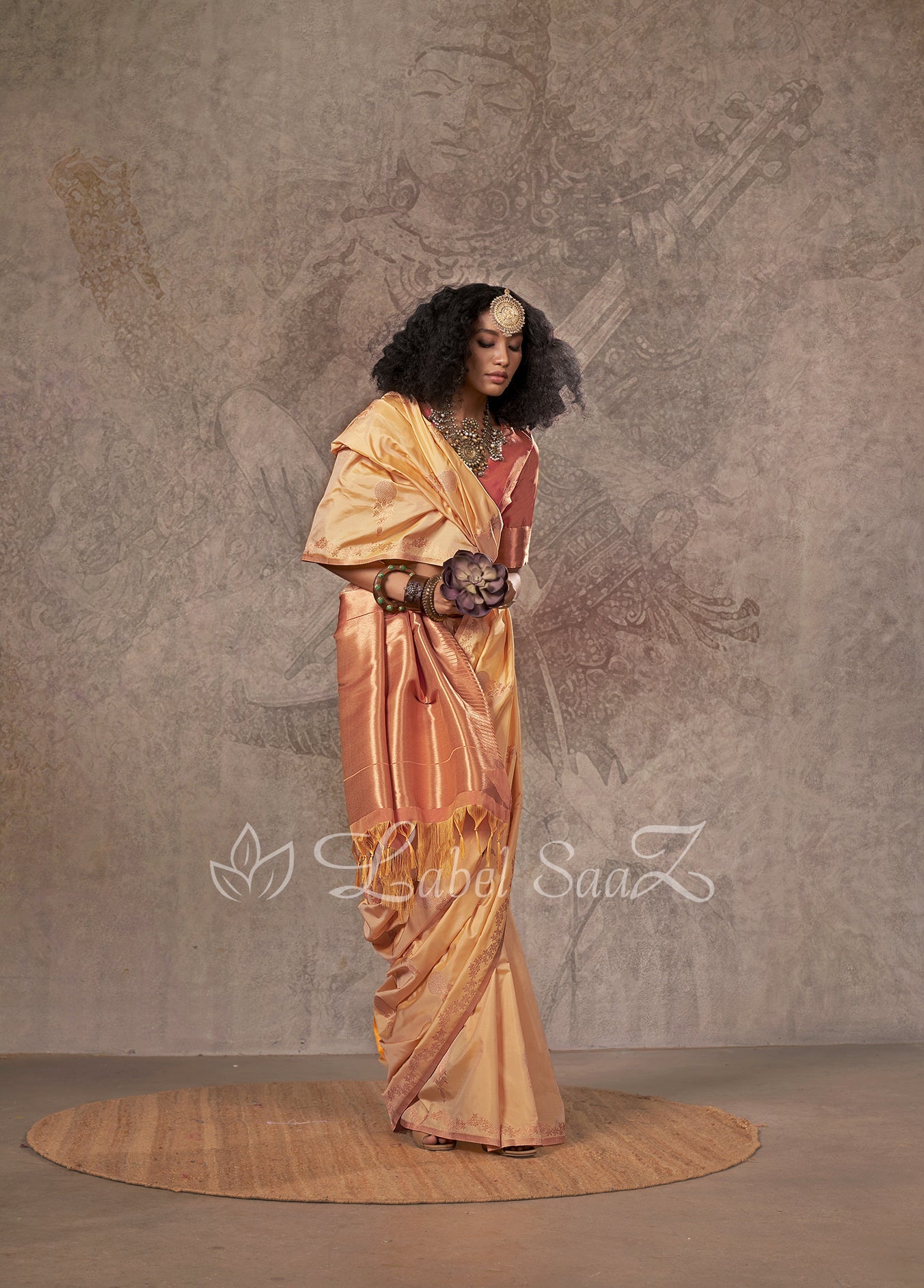 Cream Two Tone Handloom Weaving Silk Saree 