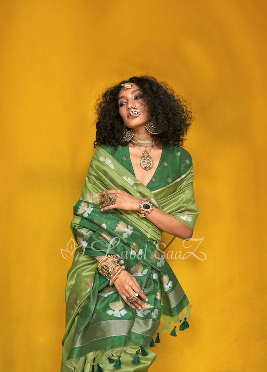 Parrot Green Lotus  Handloom Weaving Silk Saree