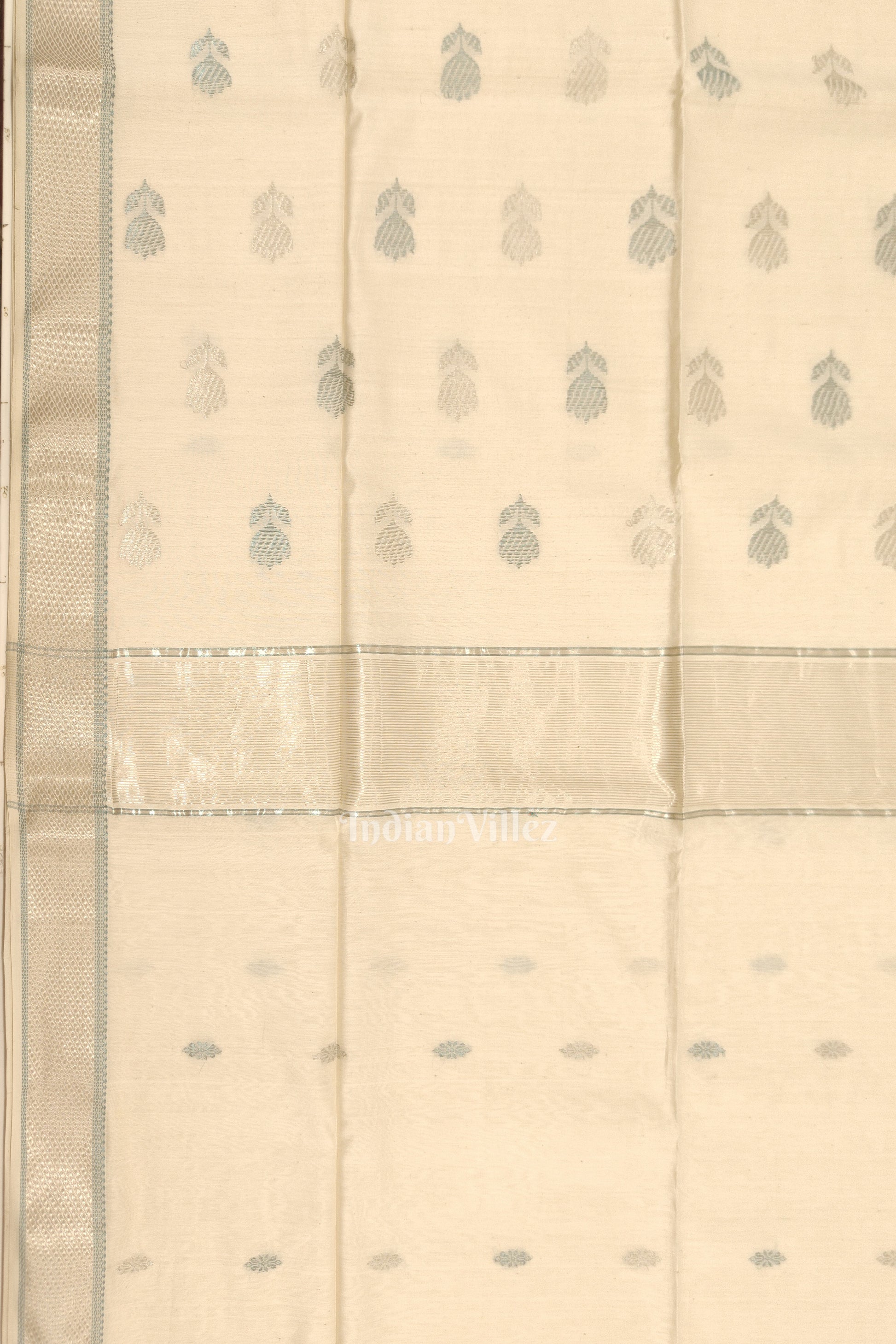 White Pure Silk Cotton Maheshwari Saree