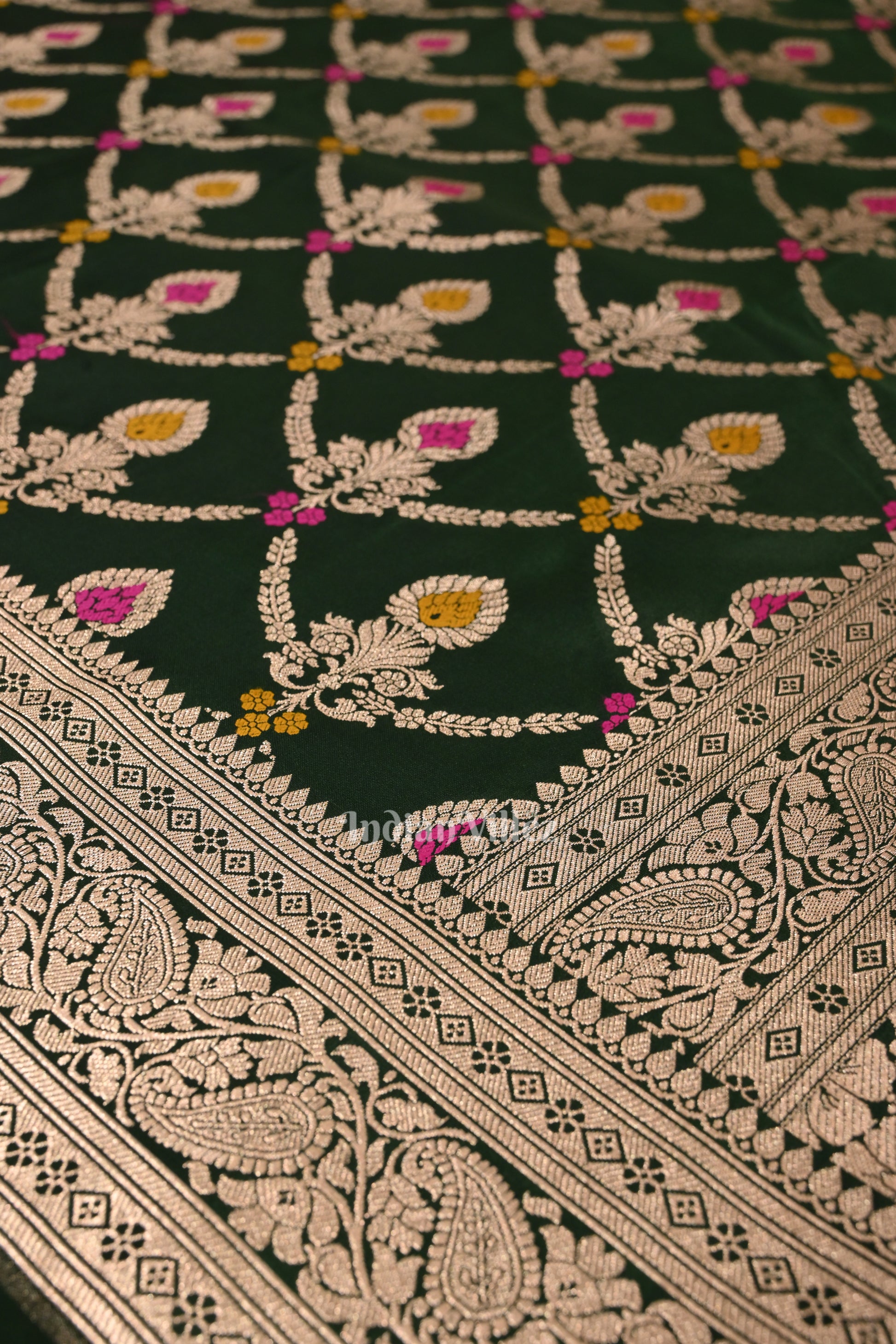 
Green Meenakari Pure Mashru Satin Silk Banarasi Saree
