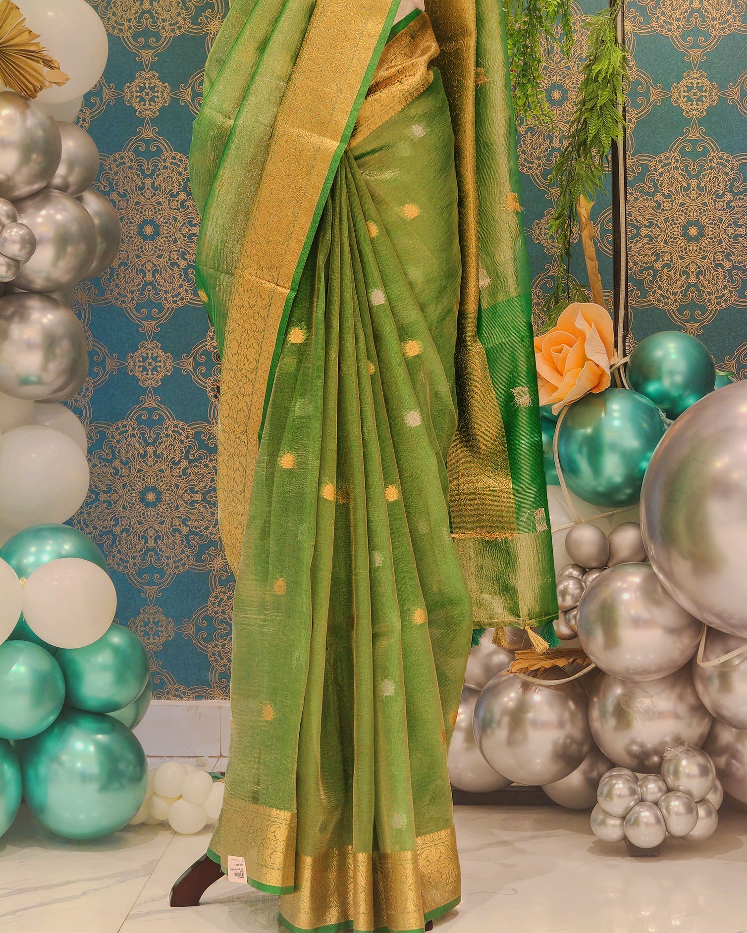 Green Banarasi Crushed Tissue Saree with Buti & Zari Border