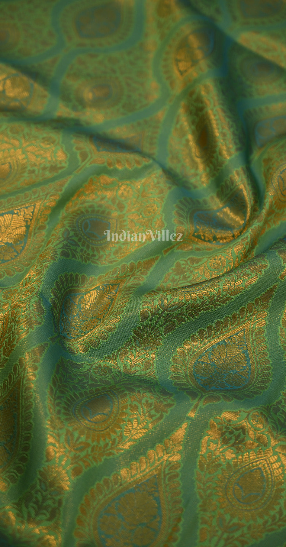 Parrot Green Golden Golden Weaving saree 