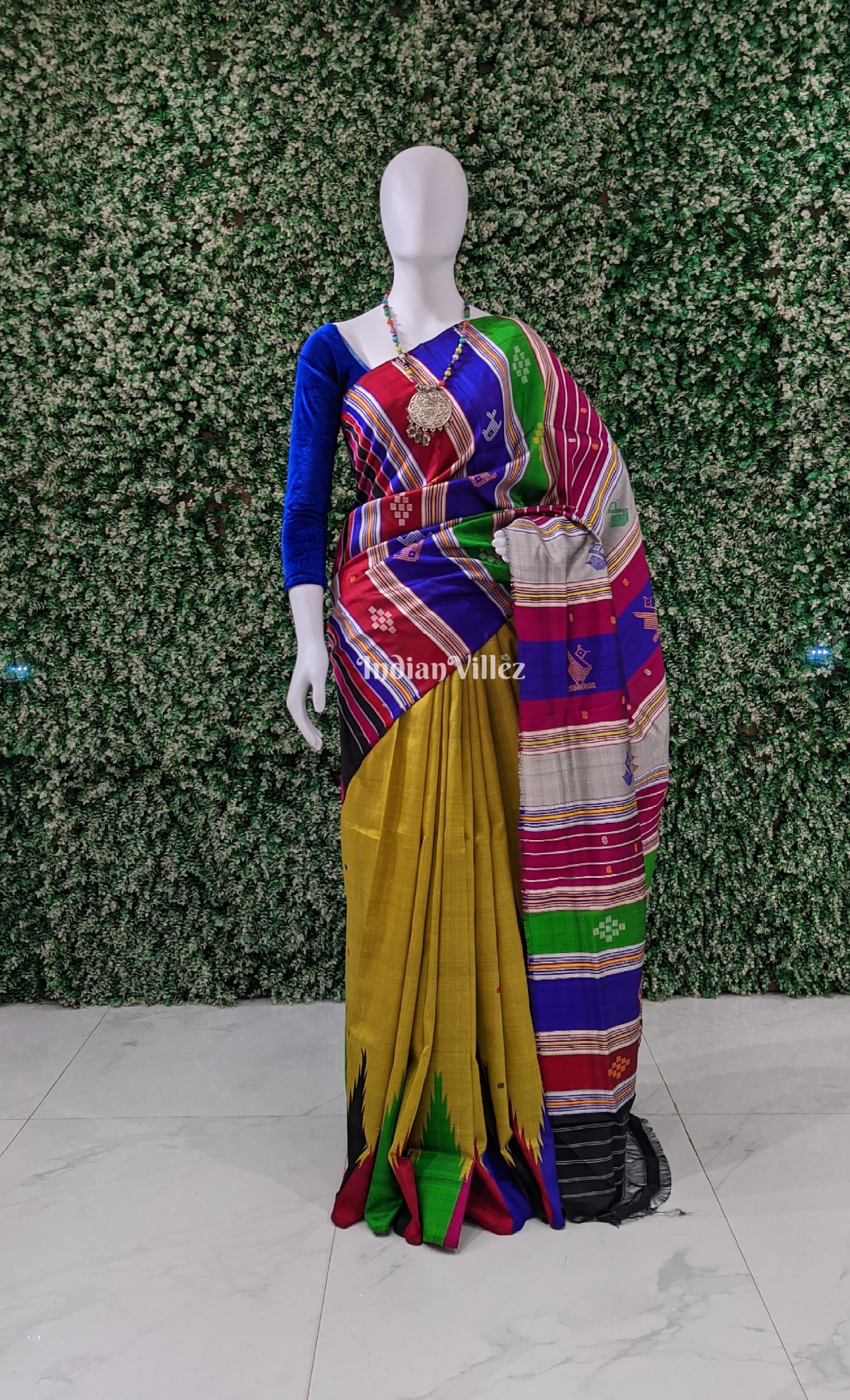 Mehendi Green Ganga Jamuna Border Berhampuri Silk Saree with Double Pallu