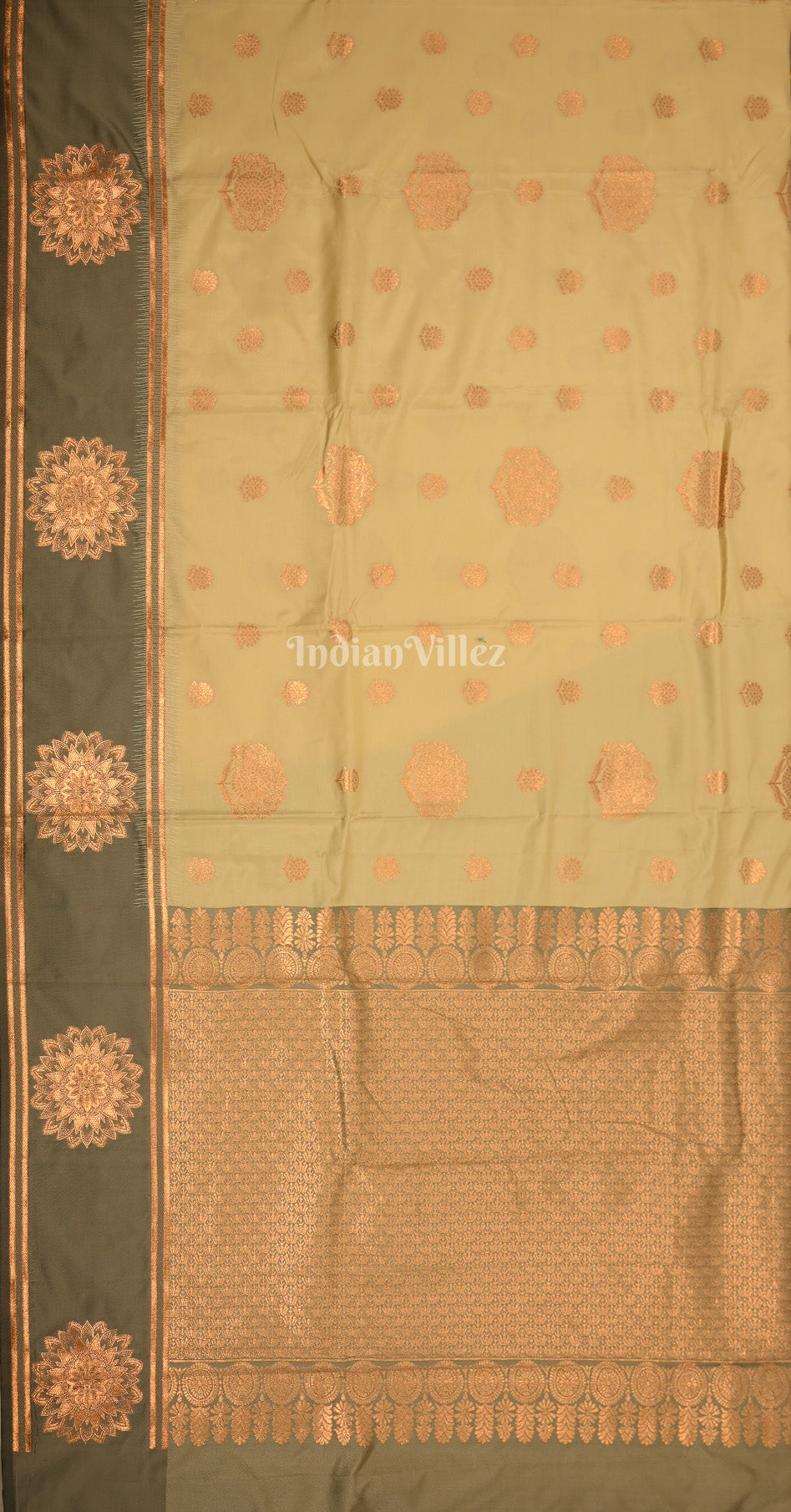 Off White Dual Tone Contrast Weaving Silk Saree