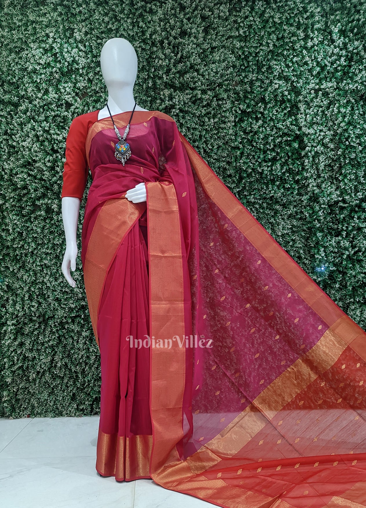 Rani Pink & Gold Pure Silk Cotton Maheswari Saree