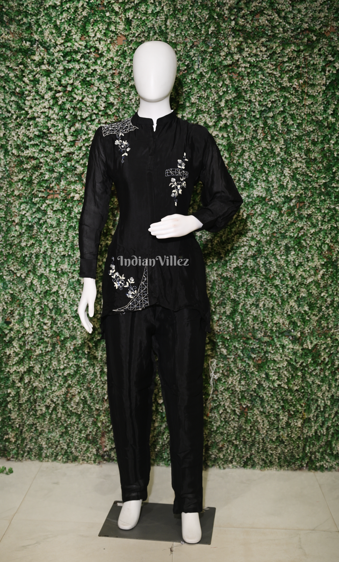 Designer Black Embroidery Kurta & Pant Set-(Co-Ords Set)