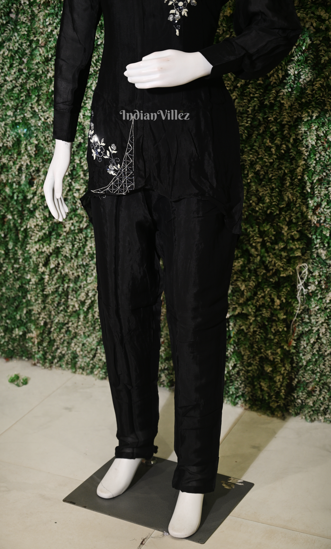 Designer Black Embroidery Kurta & Pant Set-(Co-Ords Set)