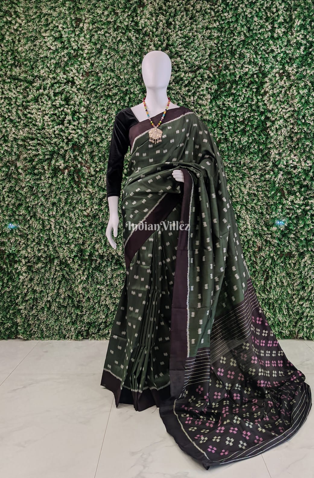 Forest Green Pasapali Anchal Designer Contemporary Silk Saree